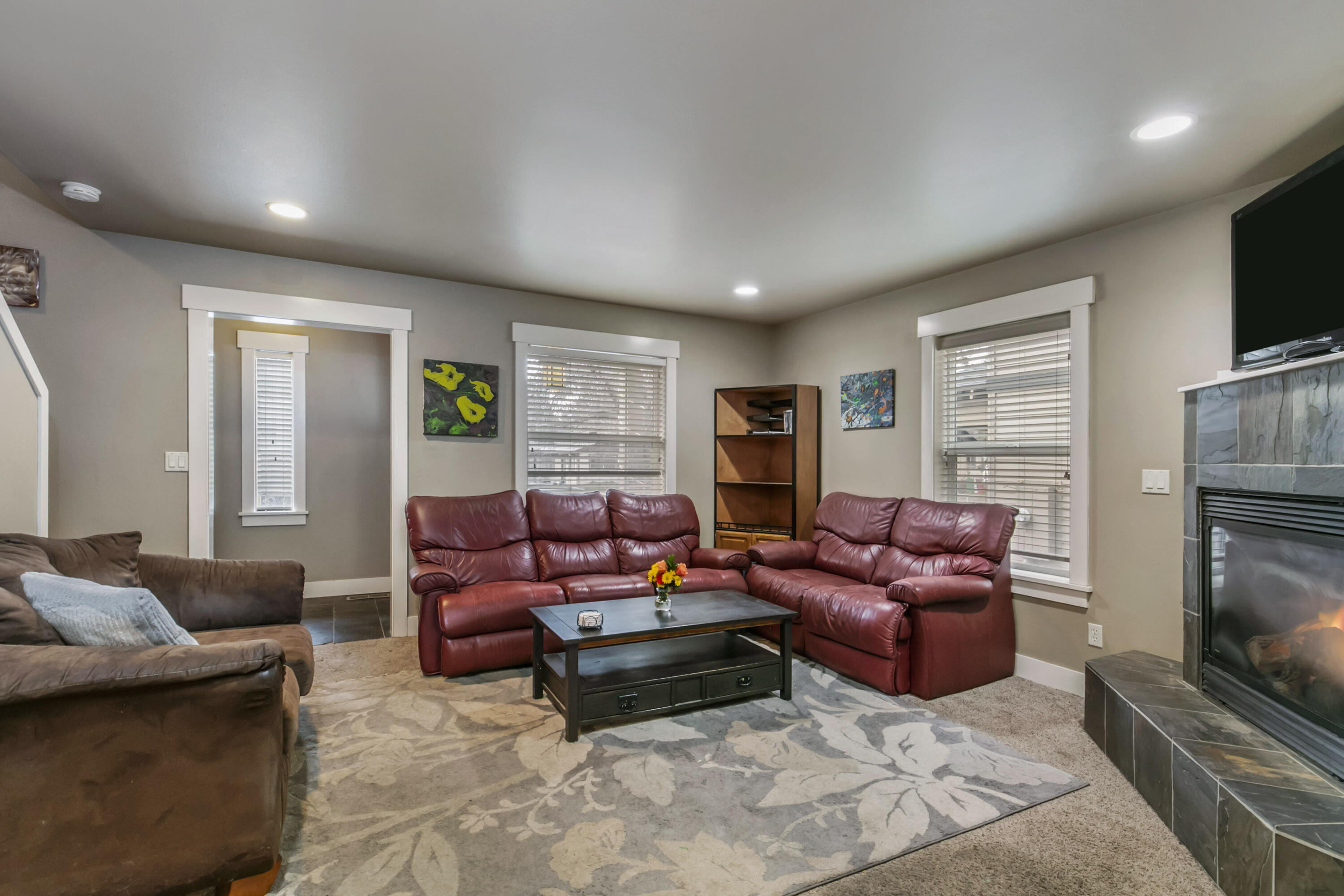 74 SW Cleveland Avenue