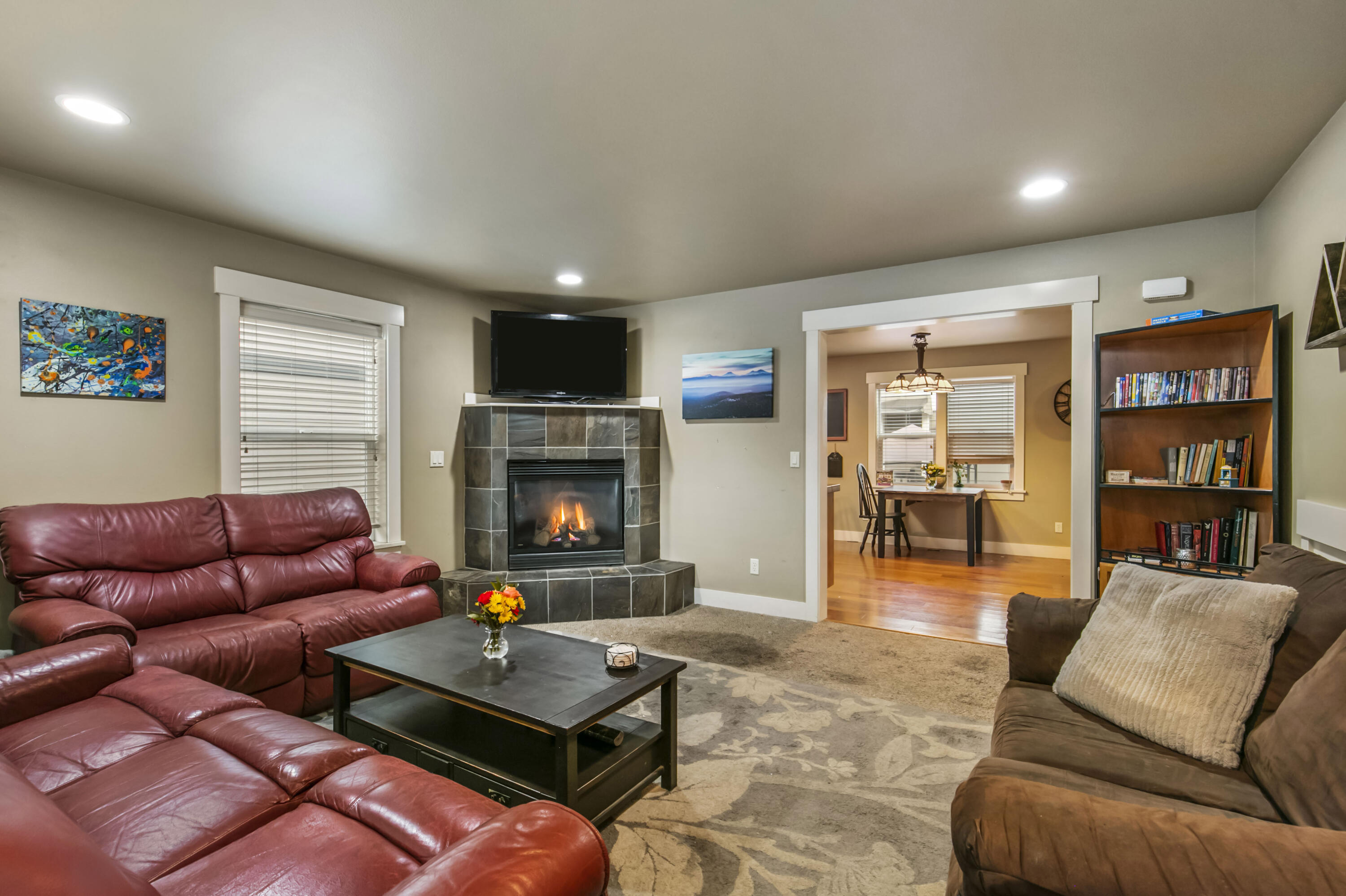 74 SW Cleveland Avenue