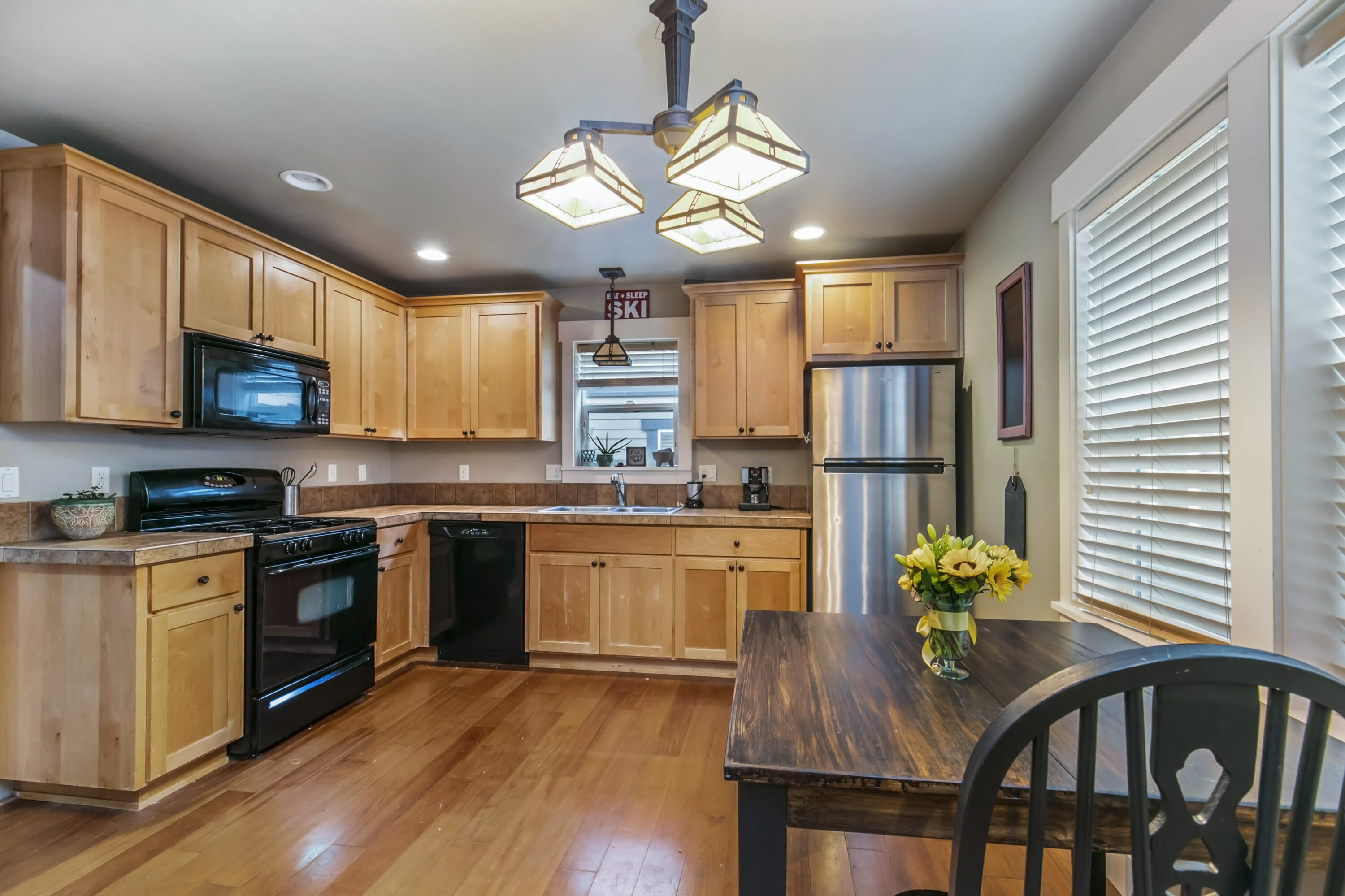 74 SW Cleveland Avenue