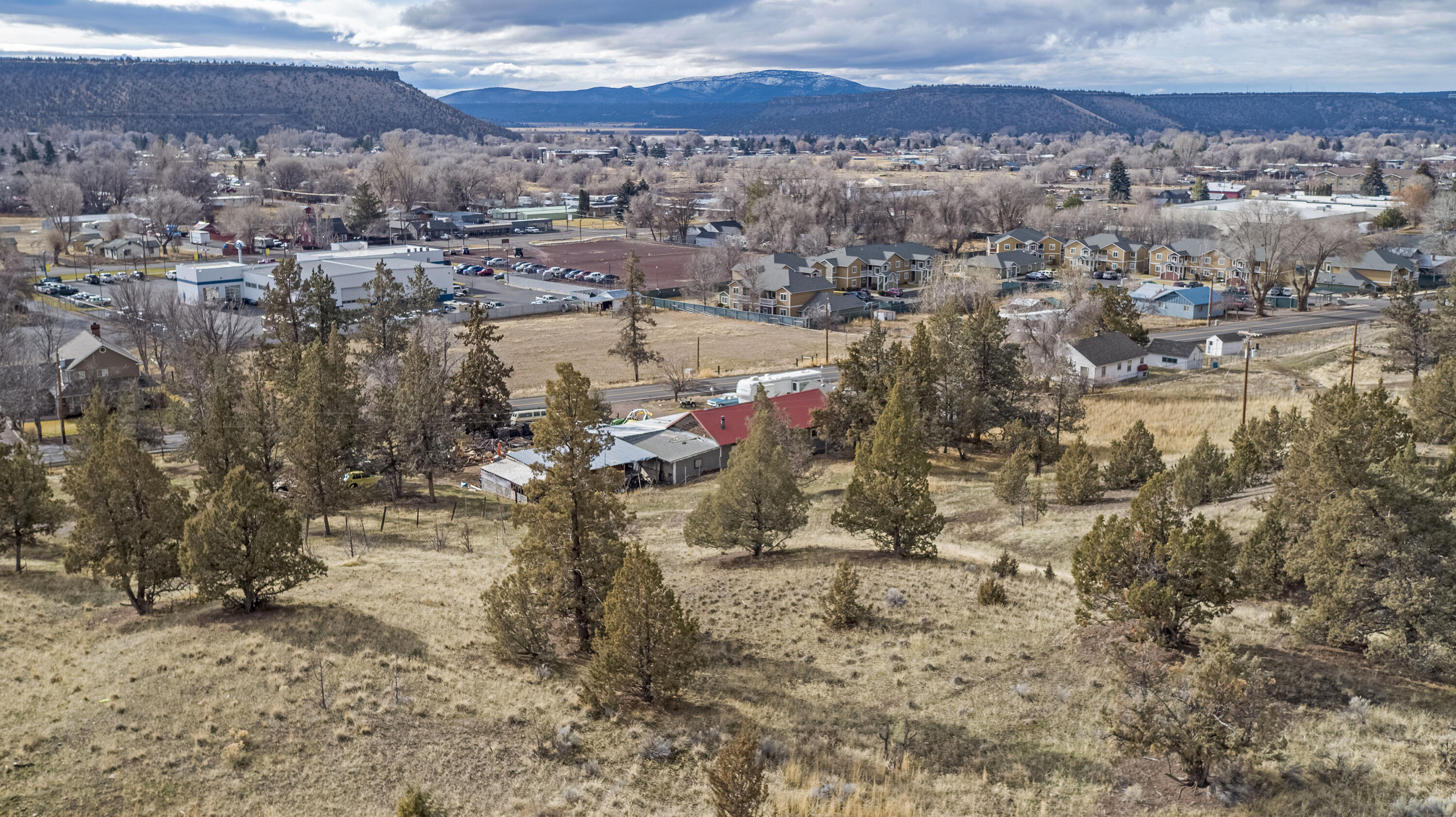 2400 NE Compass Court