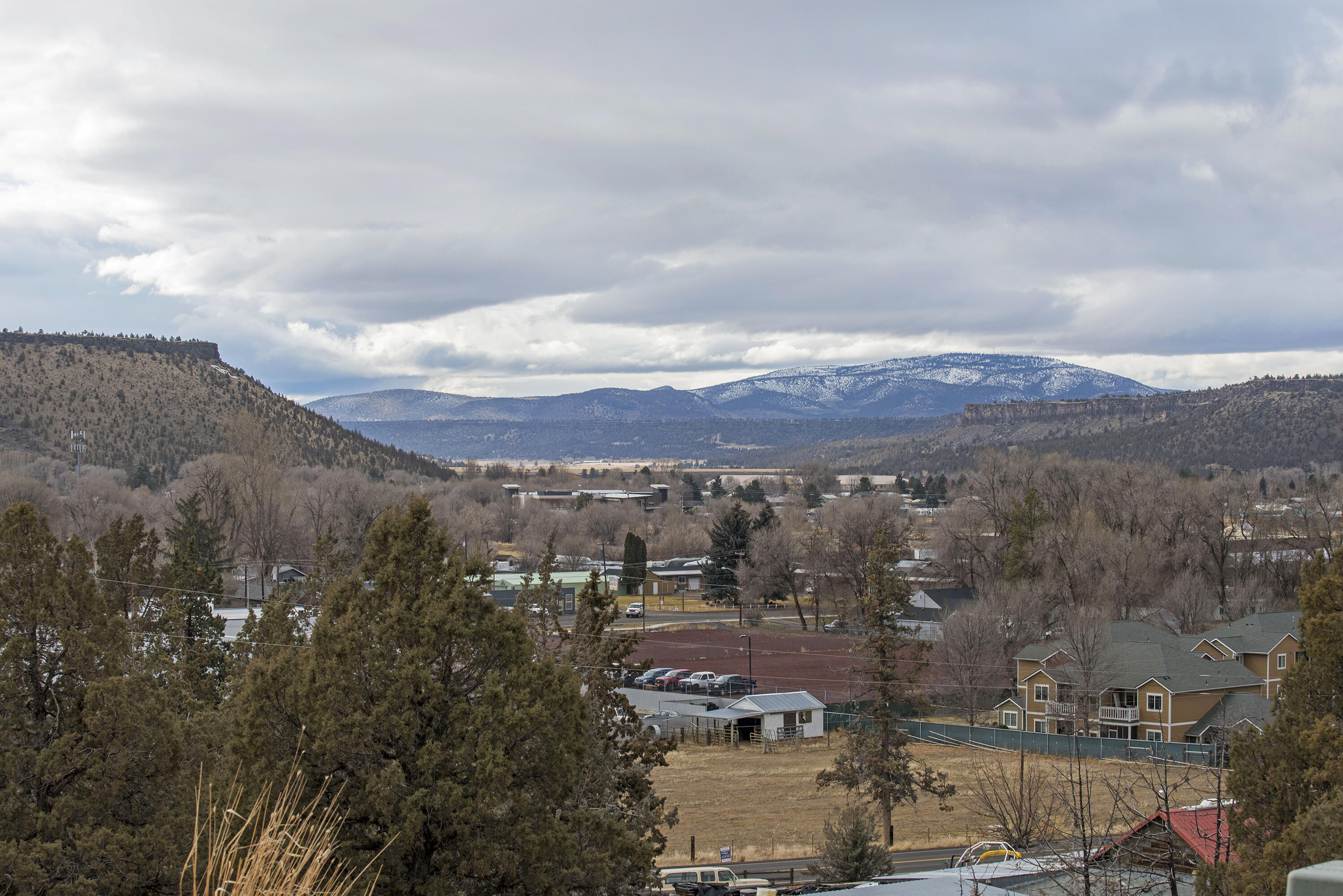 2400 NE Compass Court