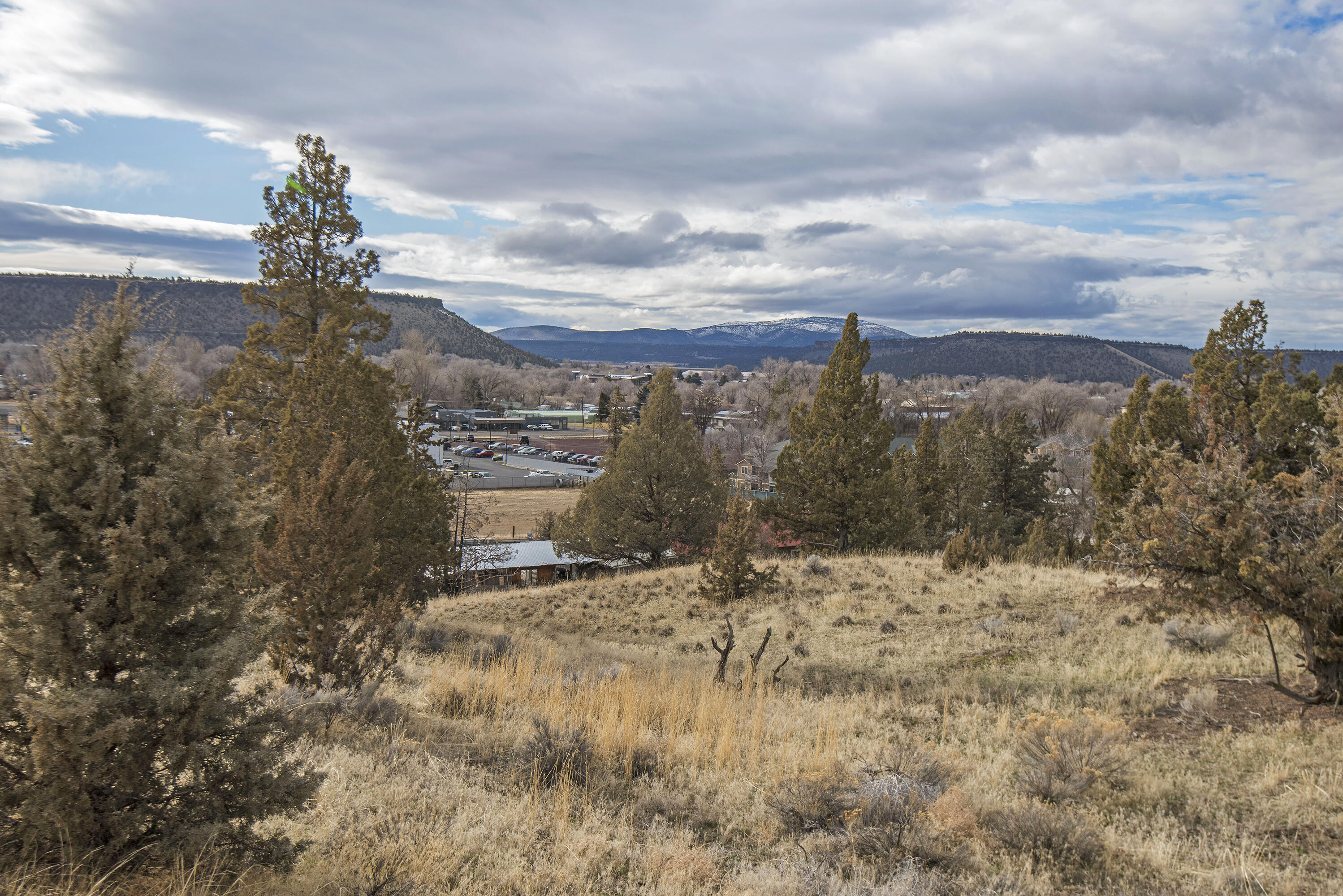 2400 NE Compass Court