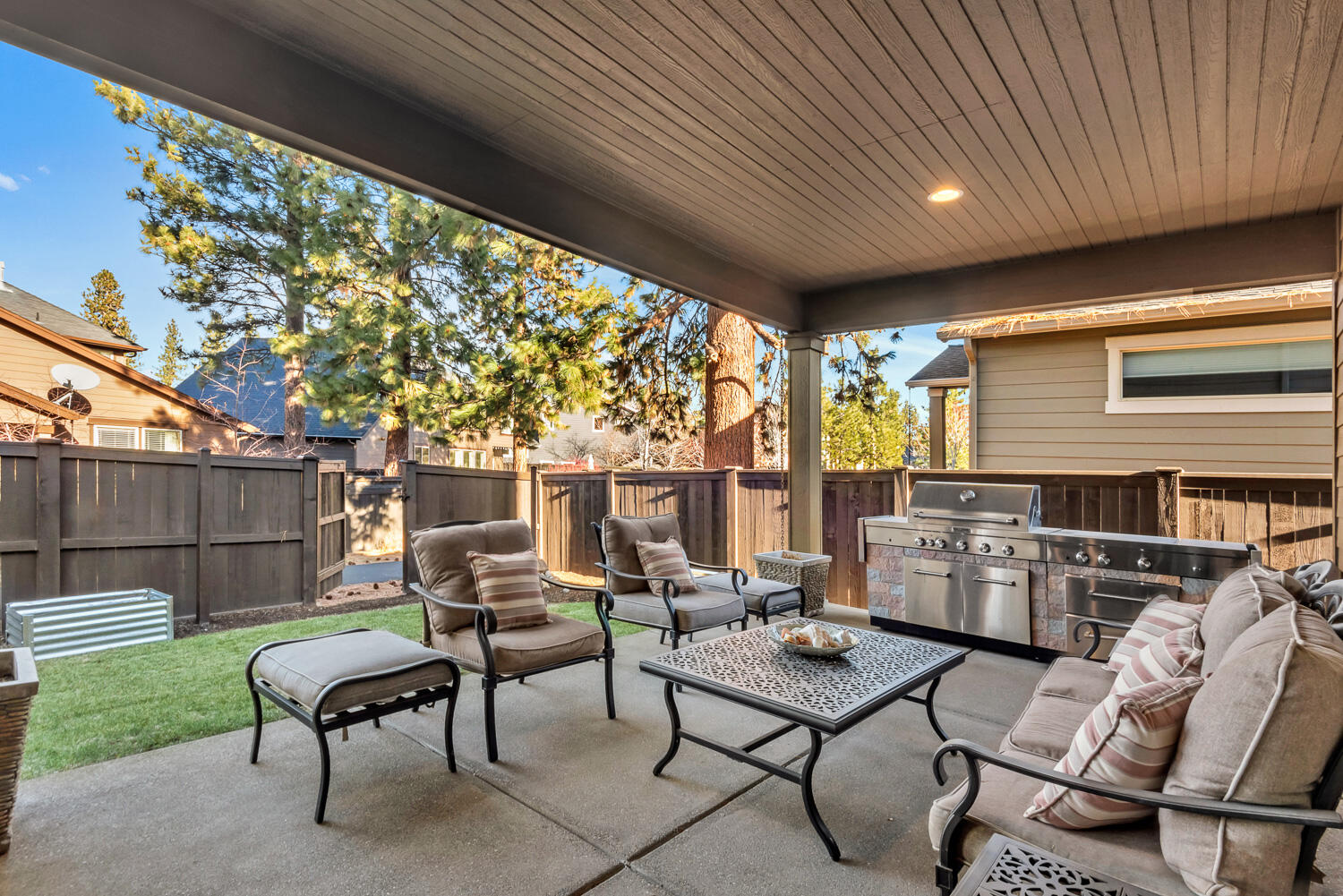 60480 Hedgewood Lane