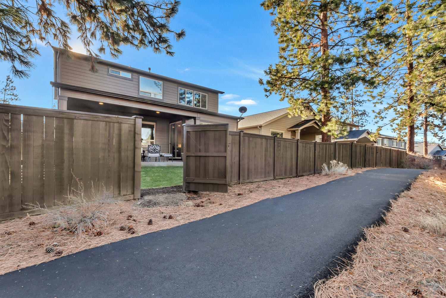 60480 Hedgewood Lane