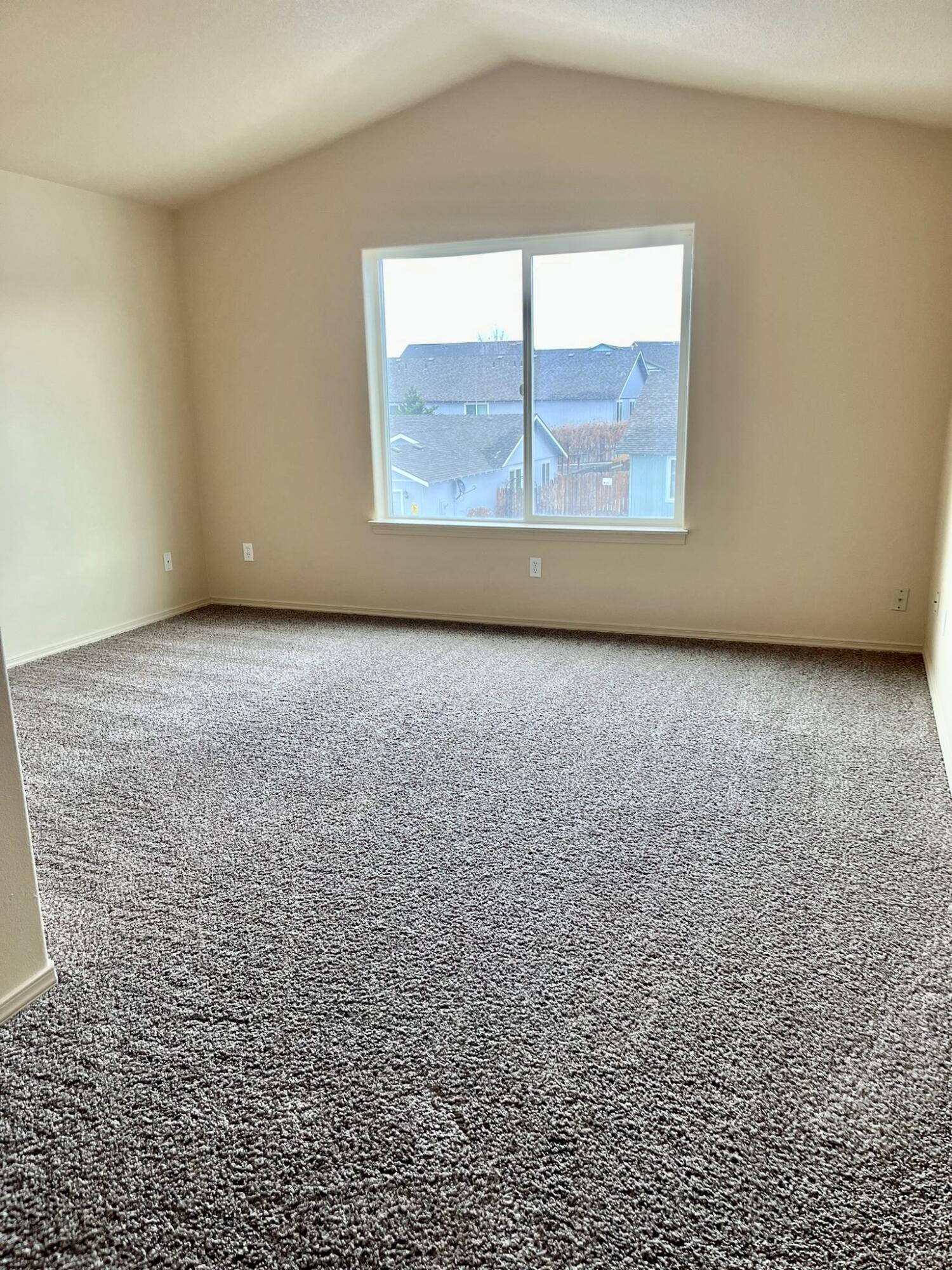 834 SE Maliah Avenue