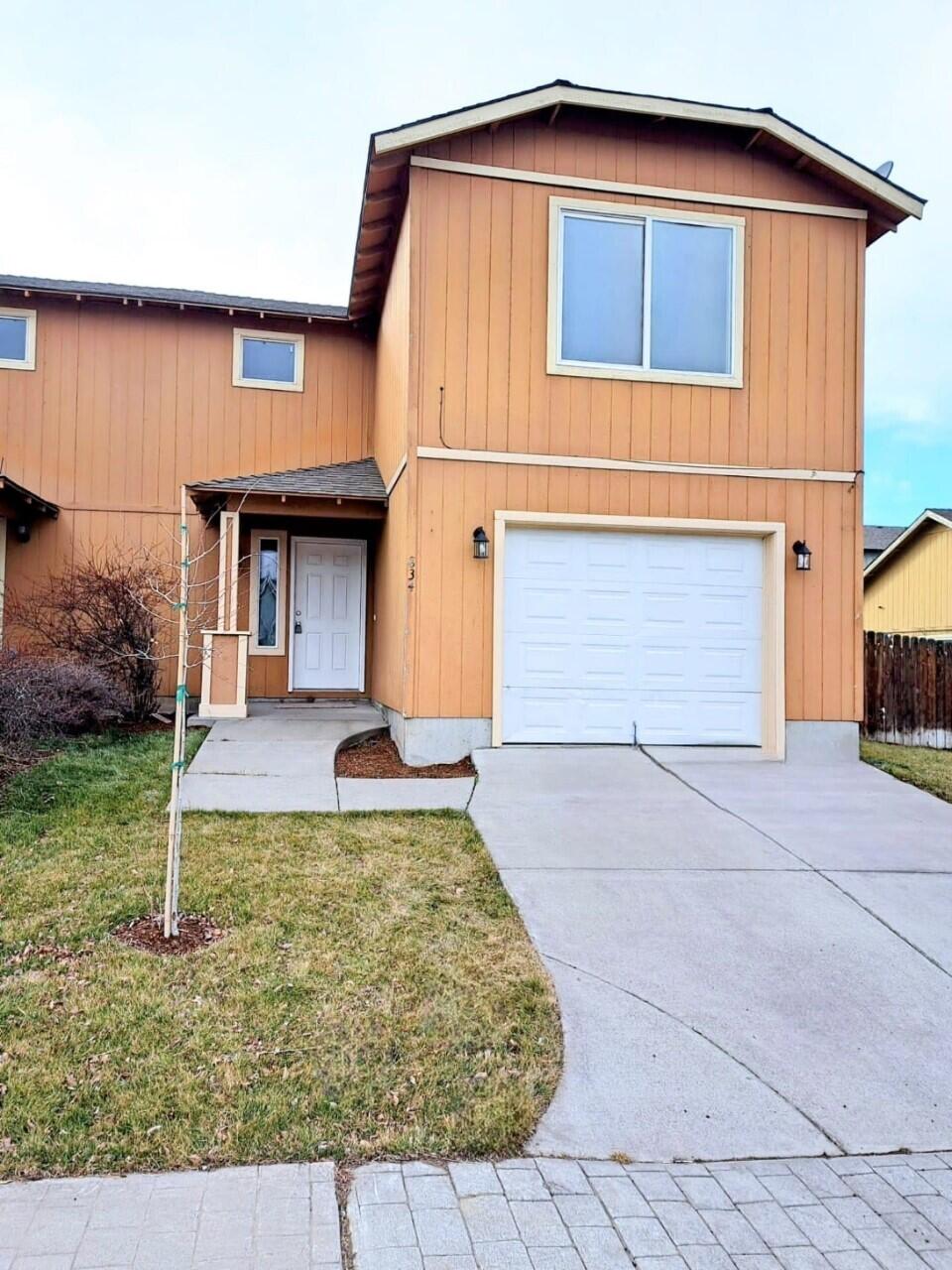 834 SE Maliah Avenue