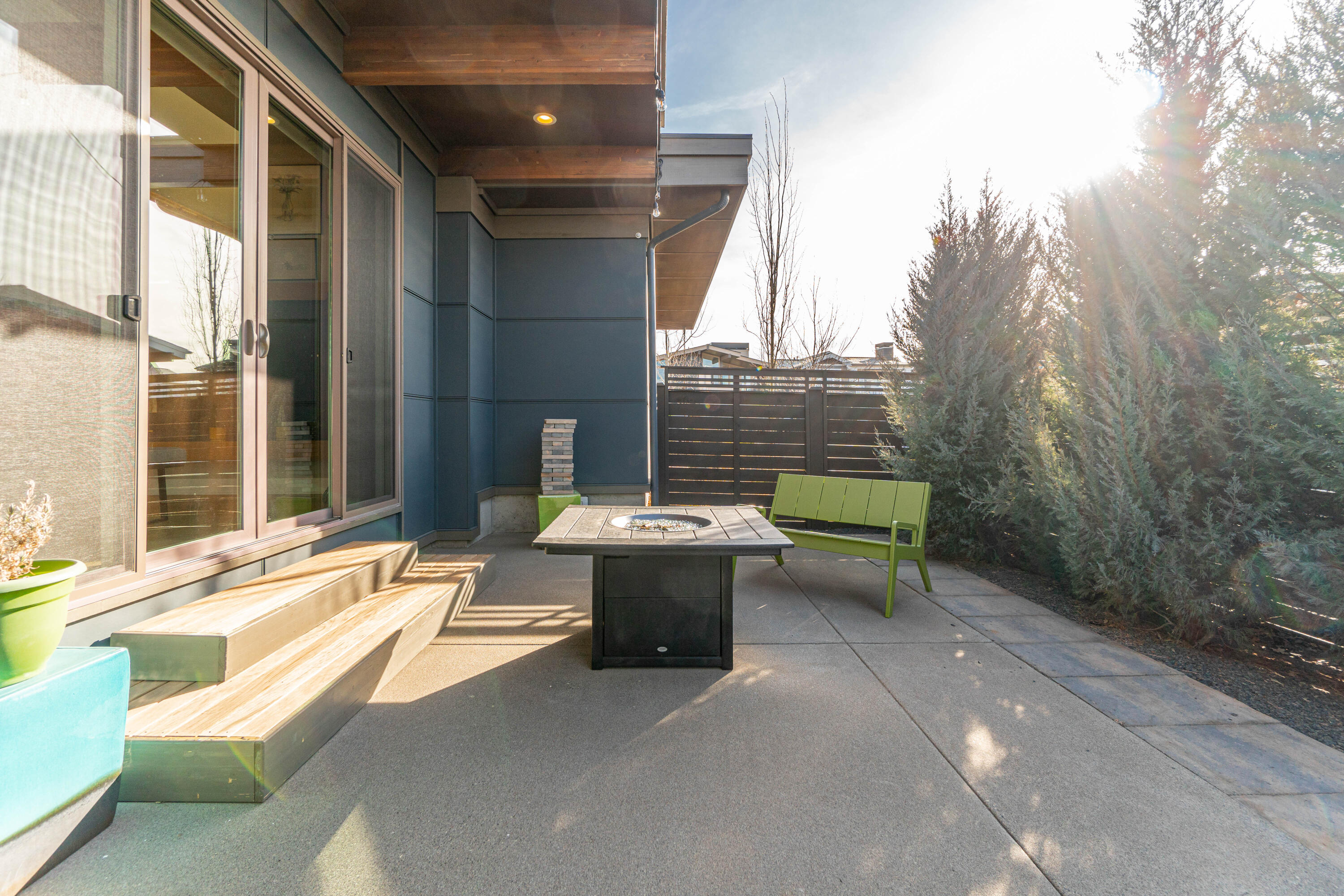 1663 NW Fields Street