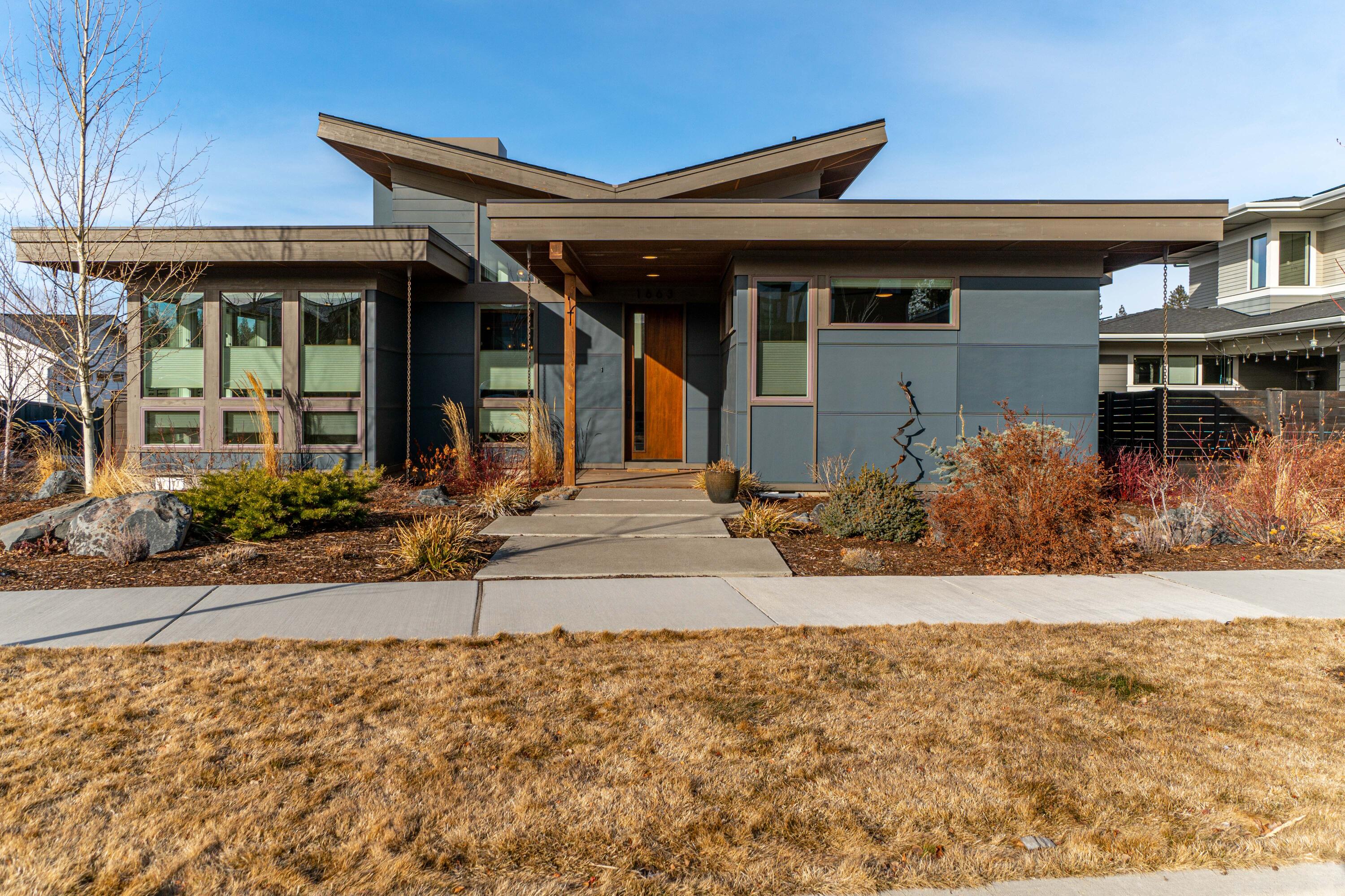 1663 NW Fields Street