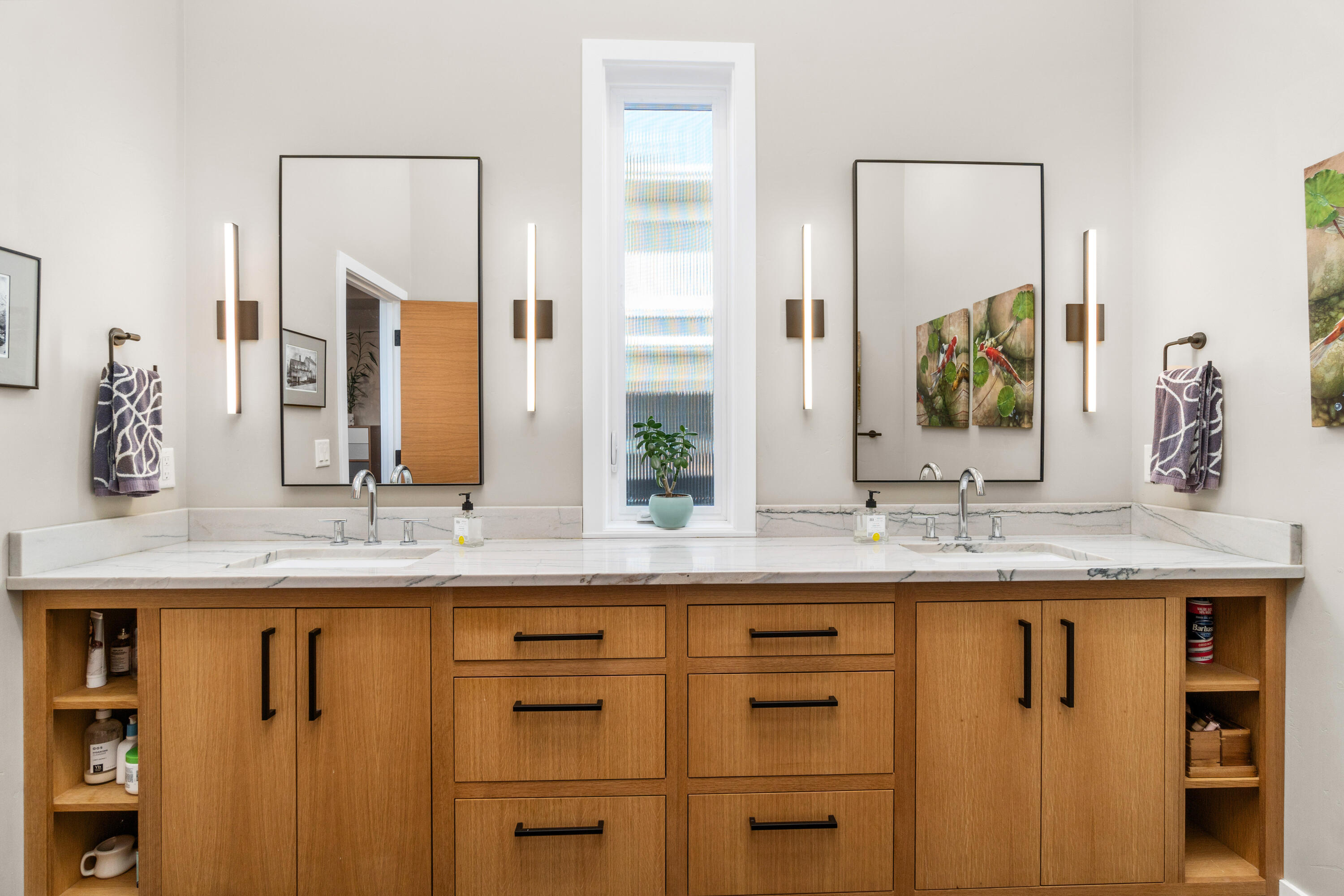 1663 NW Fields Street