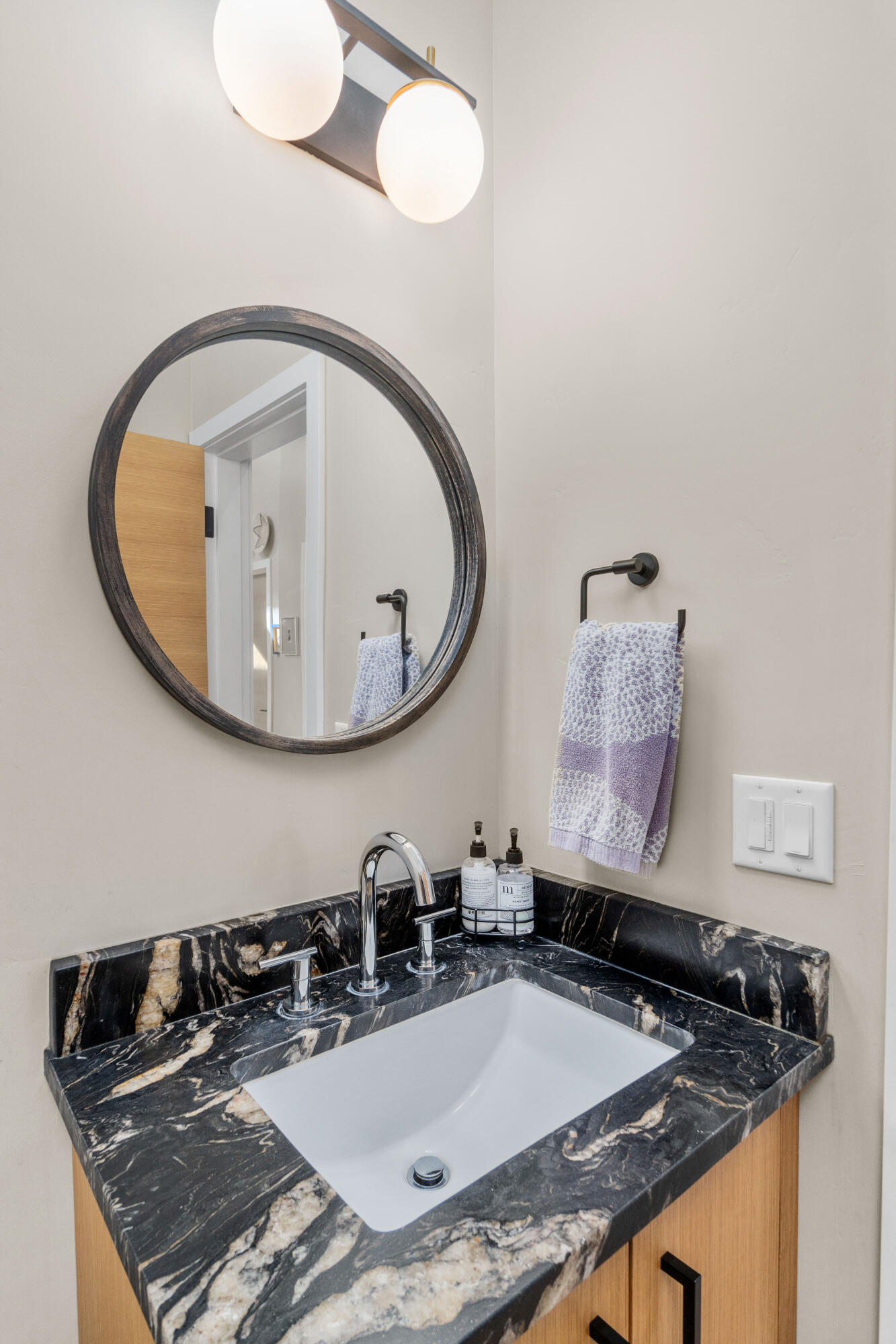 1663 NW Fields Street