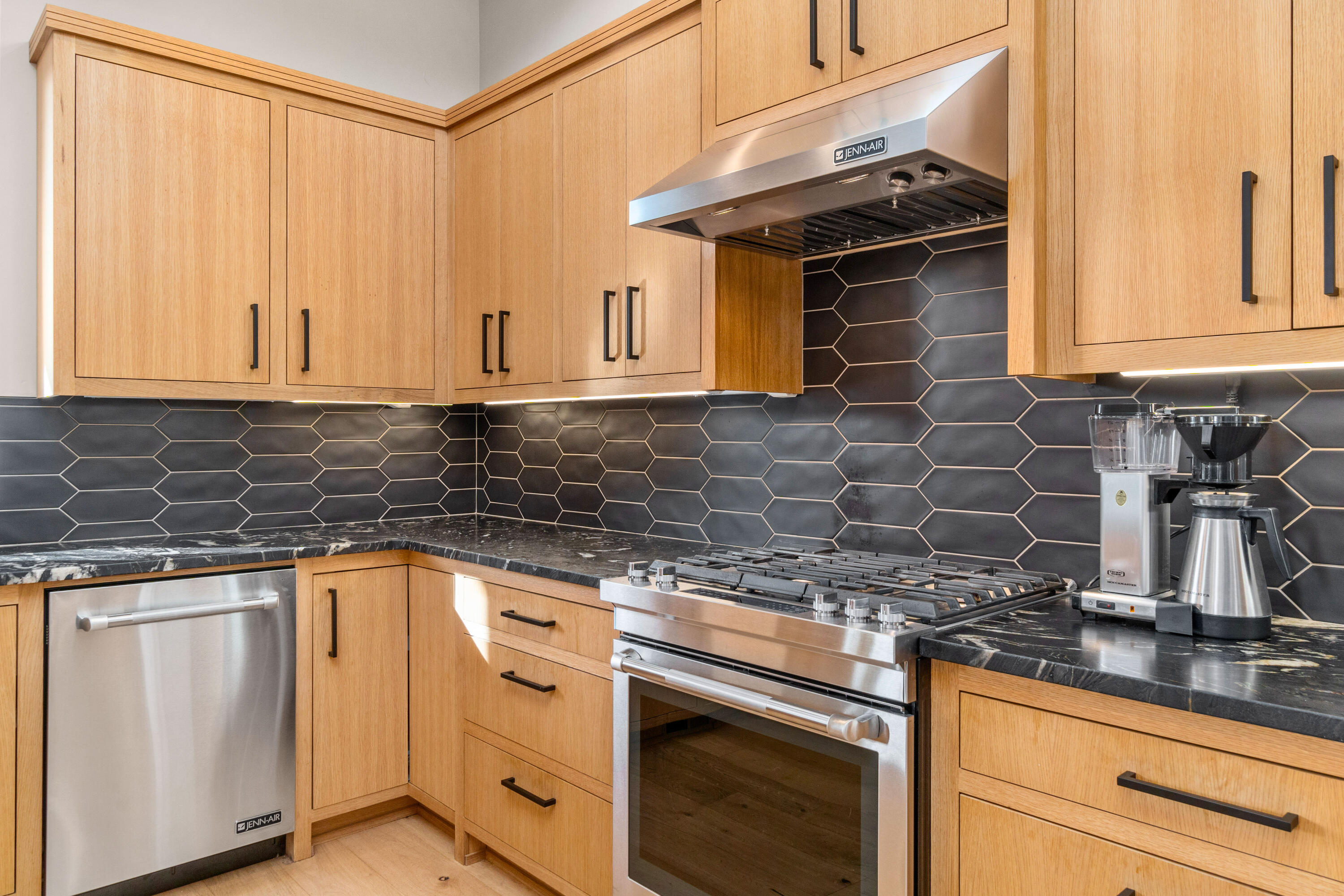 1663 NW Fields Street