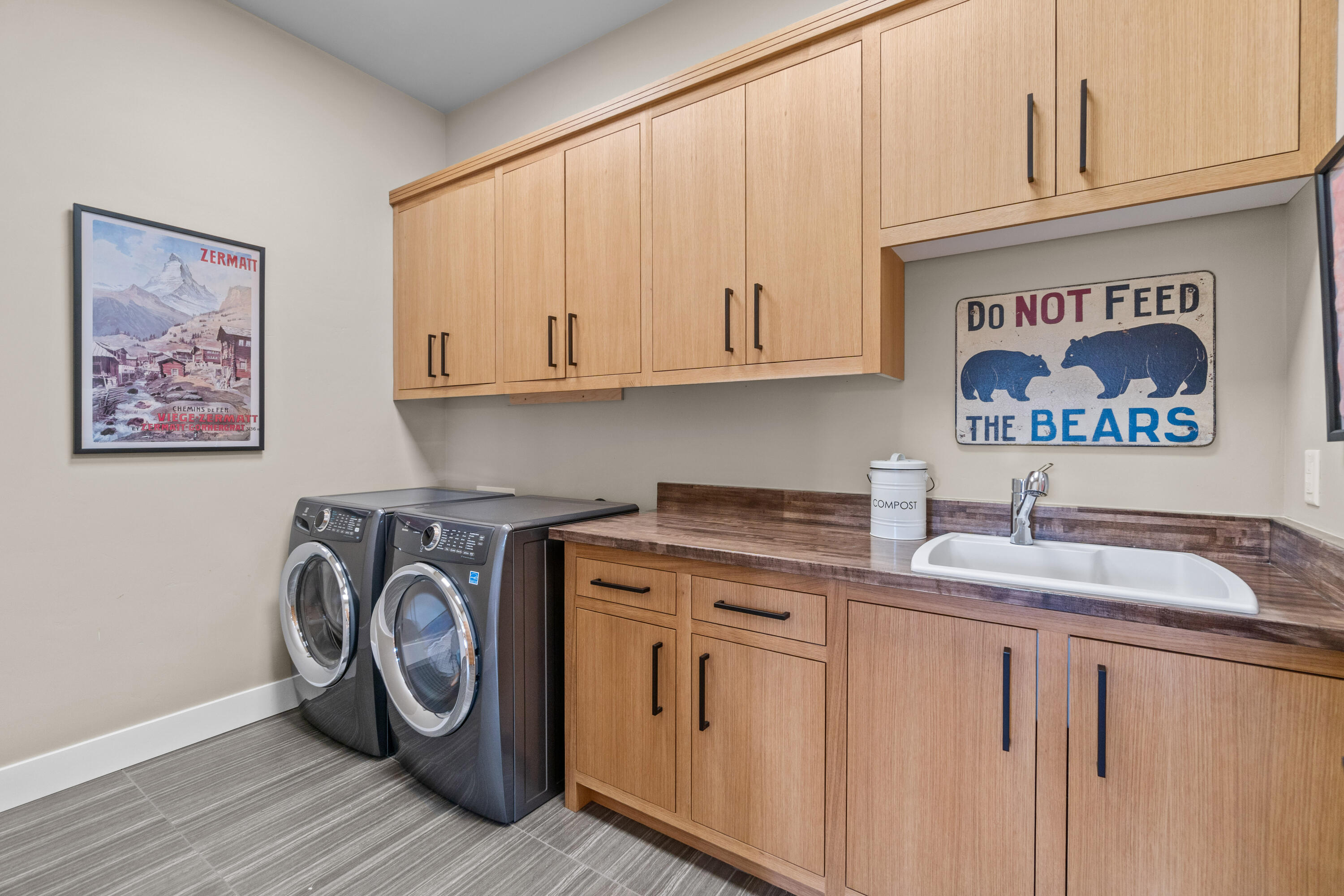 1663 NW Fields Street