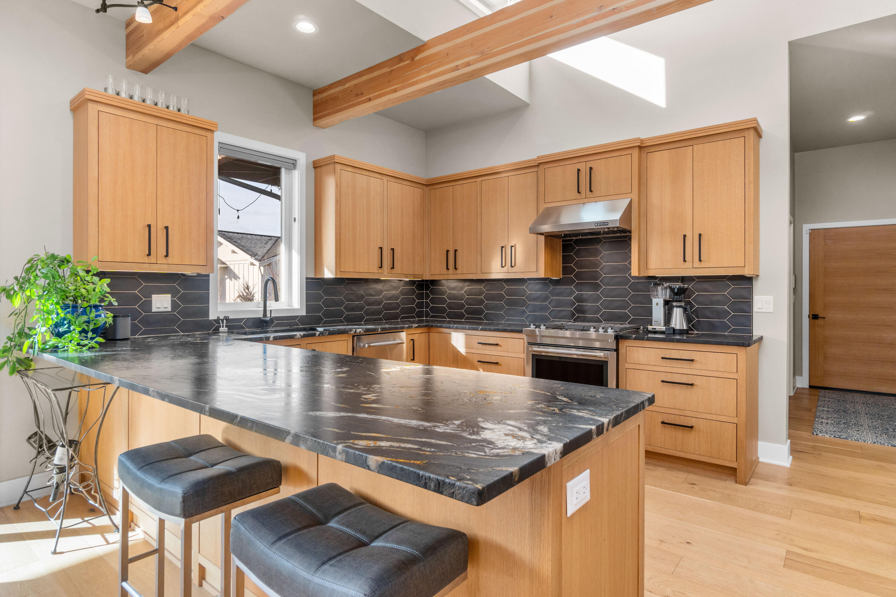 1663 NW Fields Street