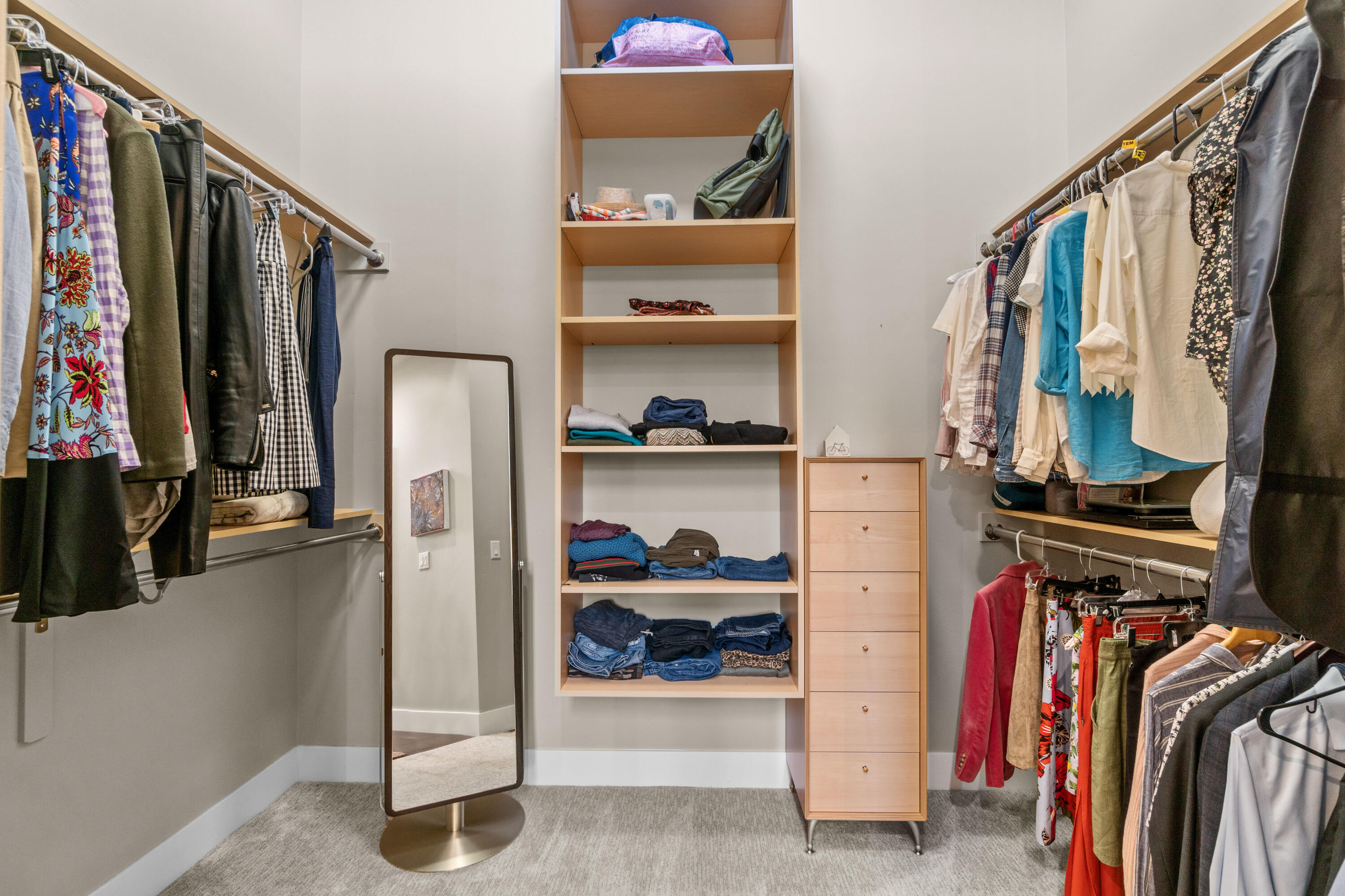 1663 NW Fields Street