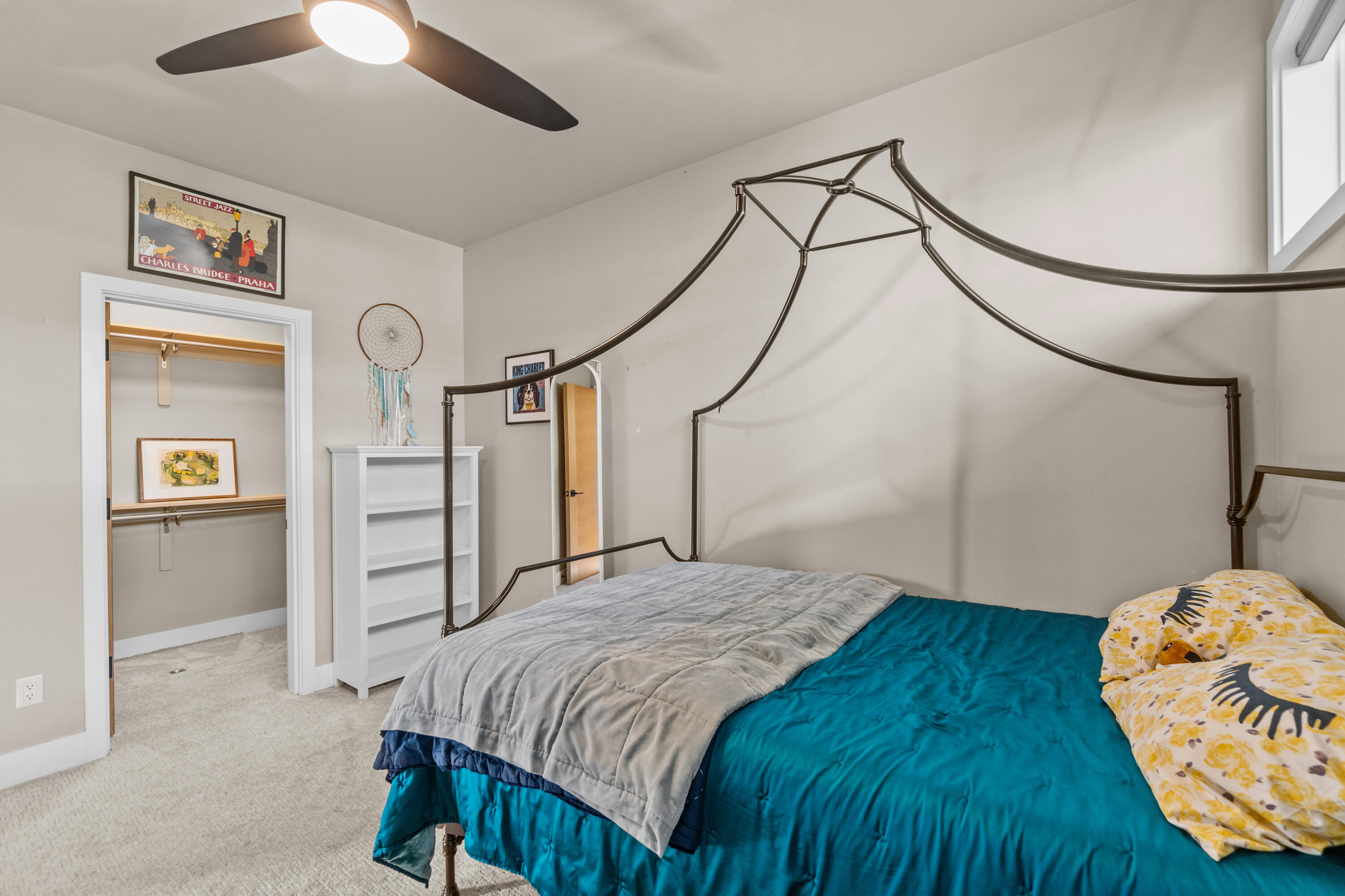 1663 NW Fields Street