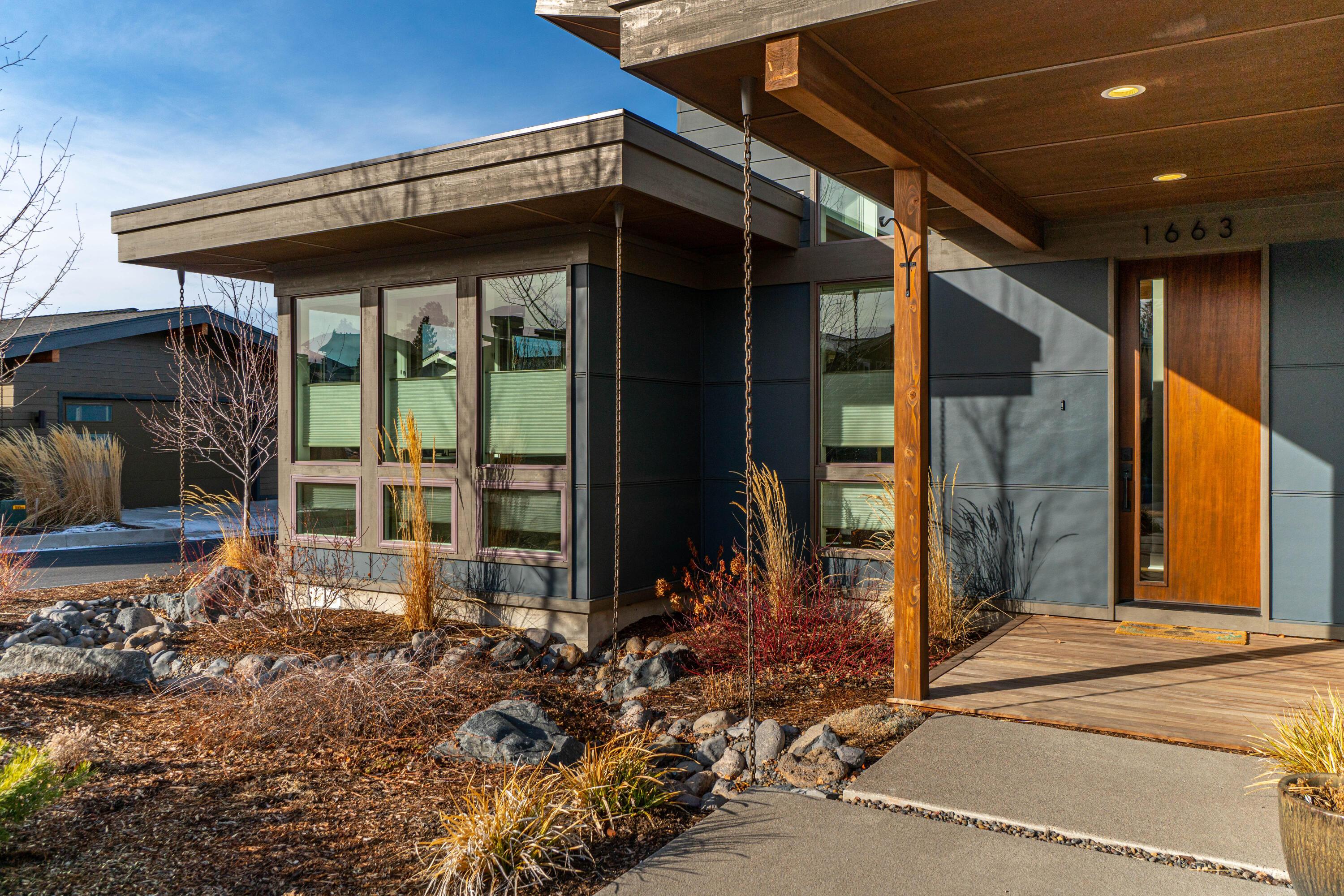 1663 NW Fields Street