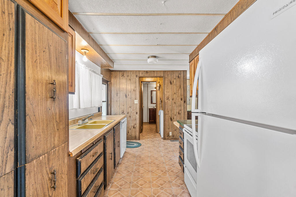 60924 McMullin Drive