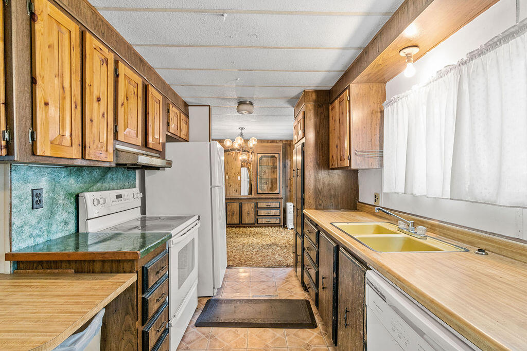 60924 McMullin Drive