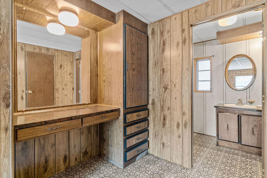 60924 McMullin Drive