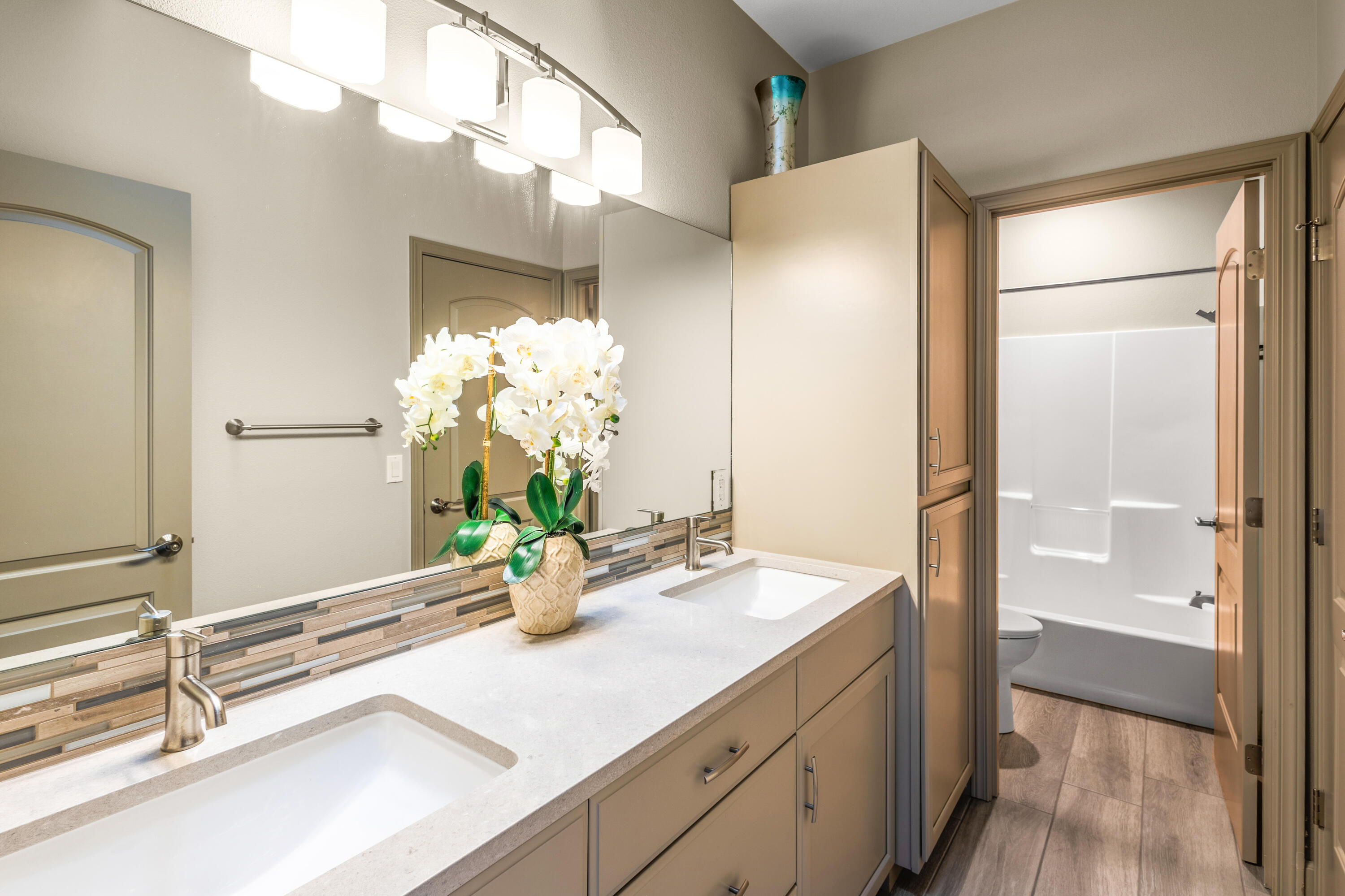 3047 NW Golf View Drive