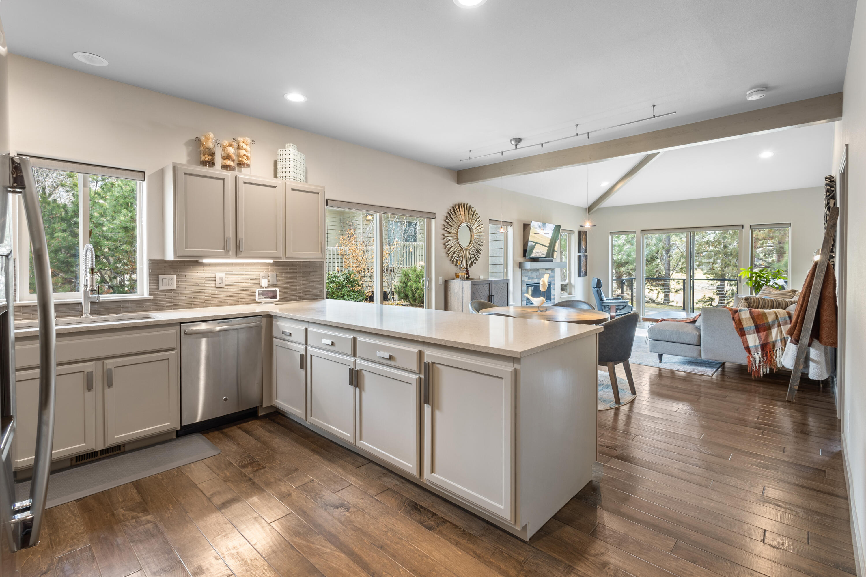 3047 NW Golf View Drive