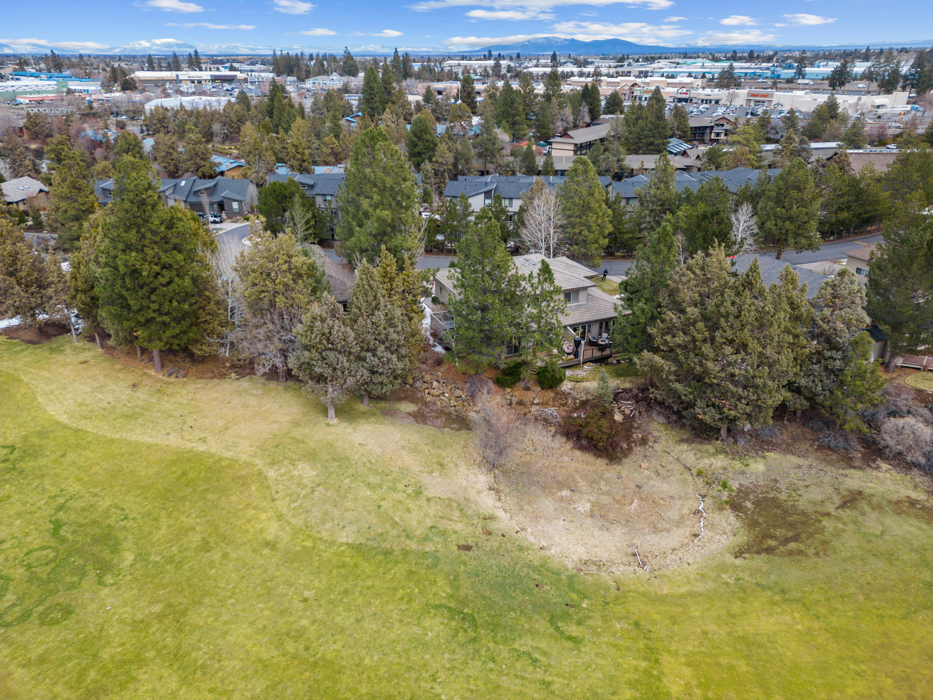 3047 NW Golf View Drive