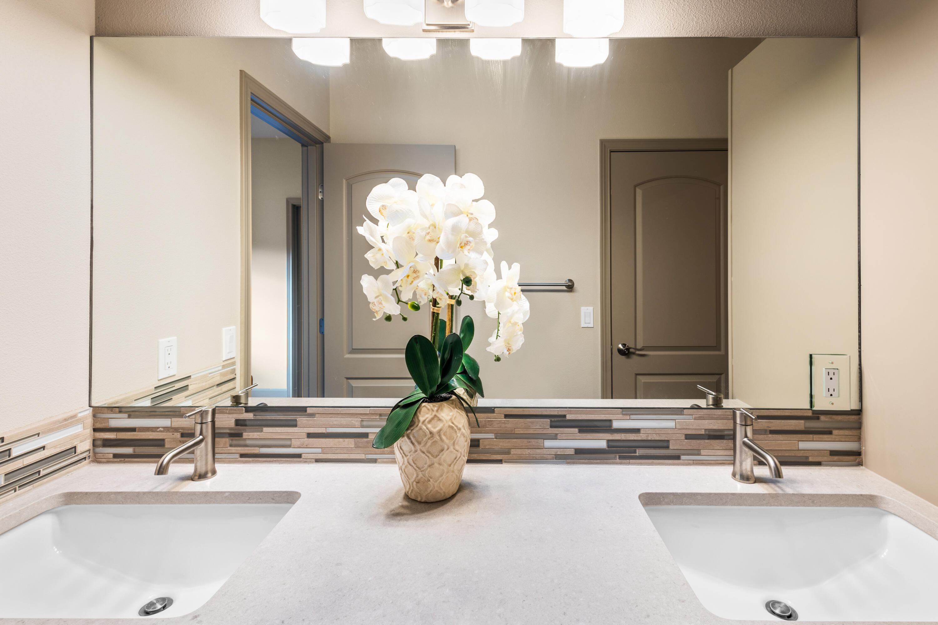 3047 NW Golf View Drive