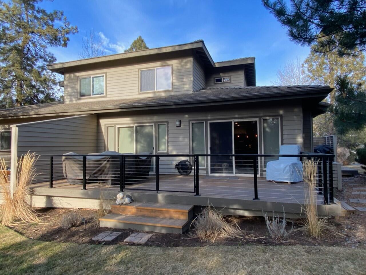 3047 NW Golf View Drive