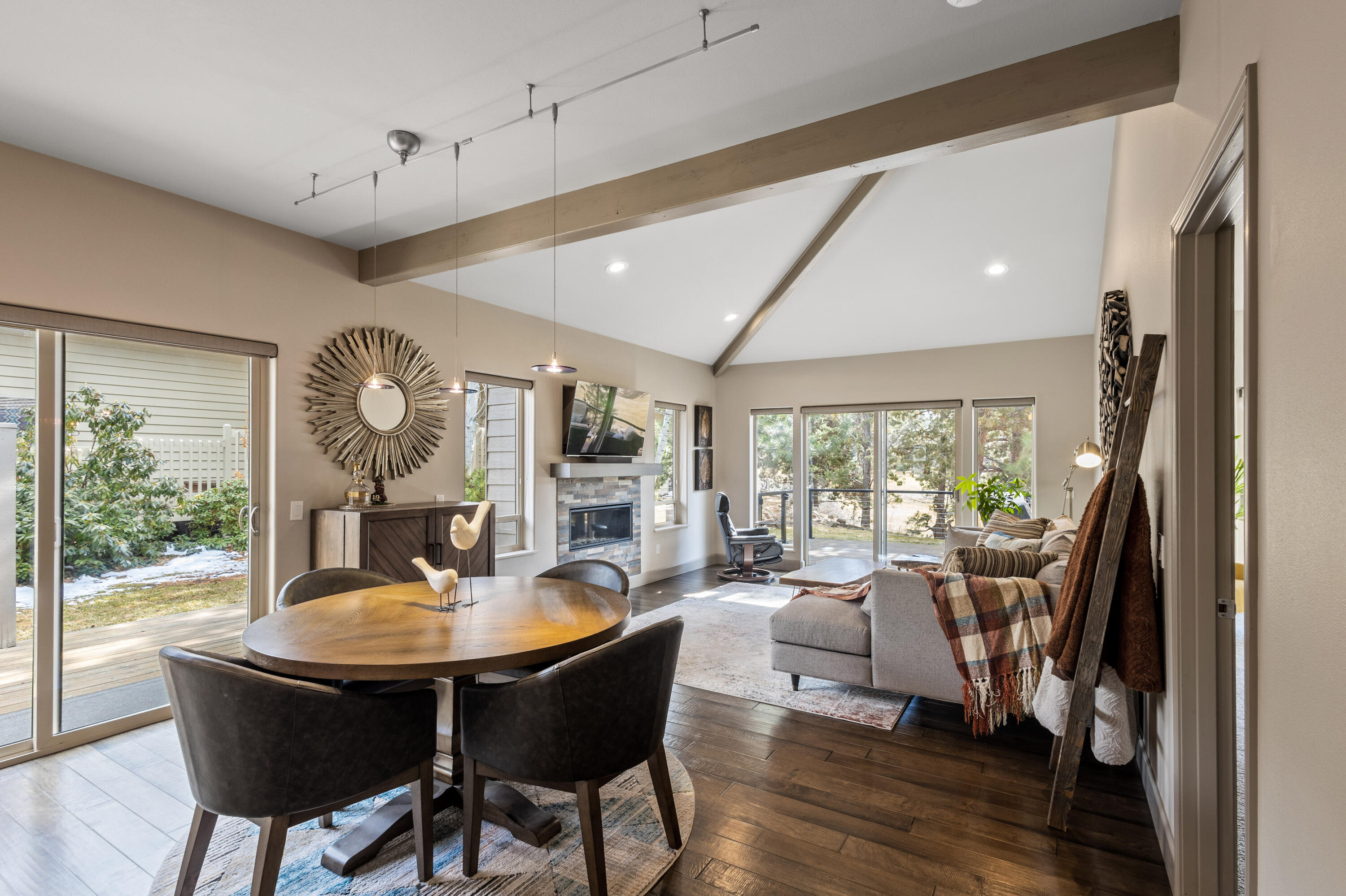 3047 NW Golf View Drive