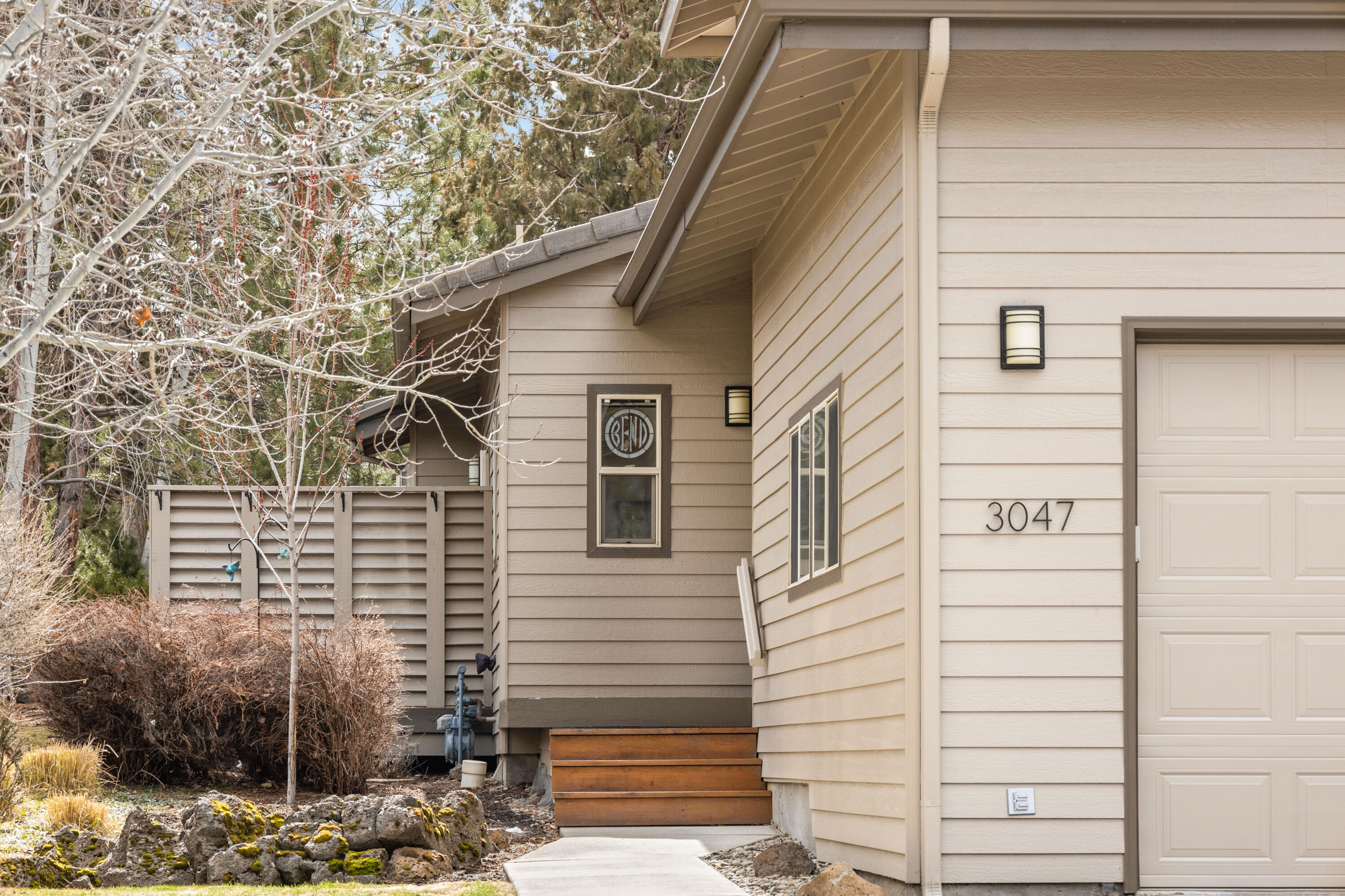 3047 NW Golf View Drive