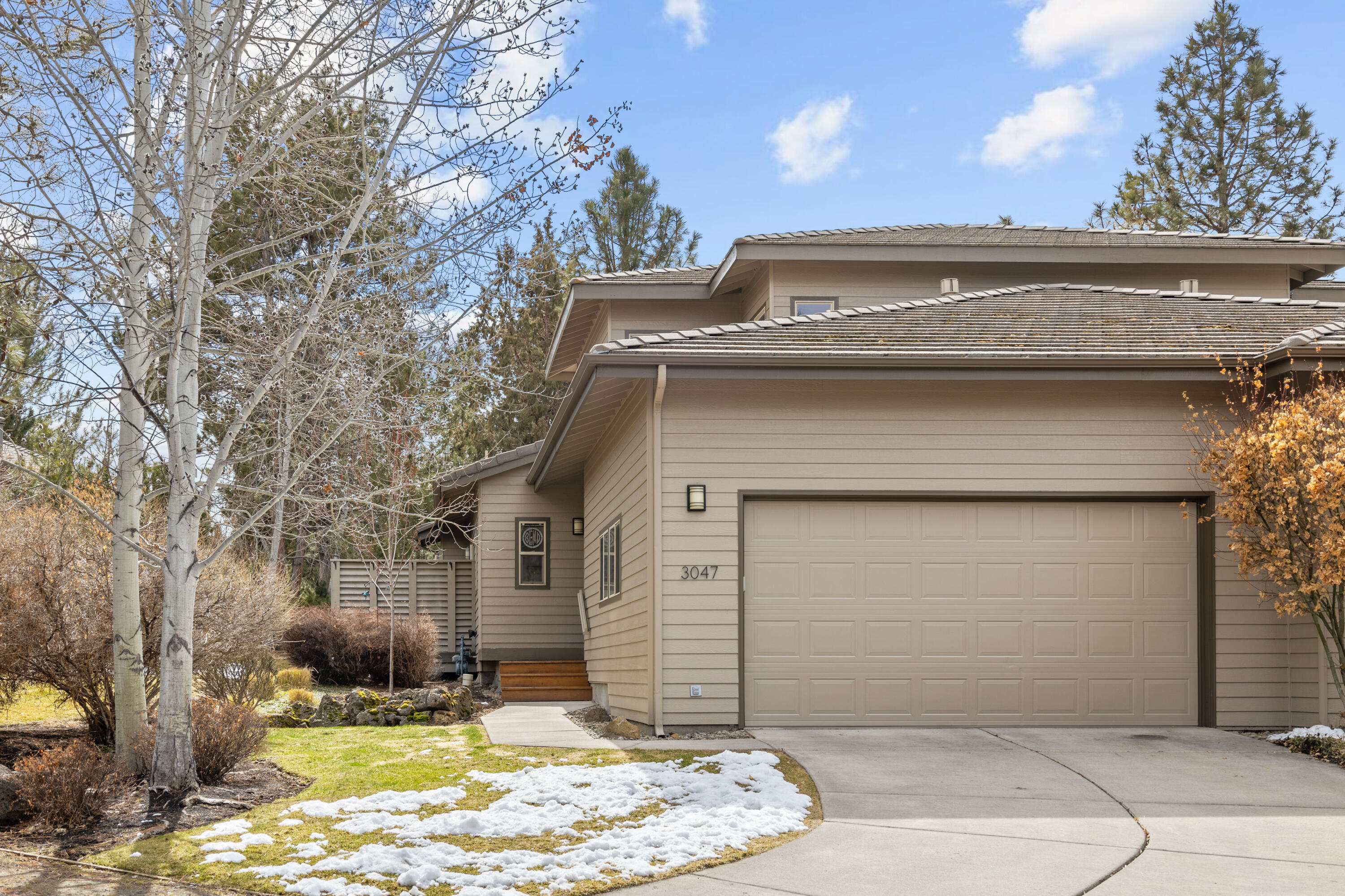 3047 NW Golf View Drive