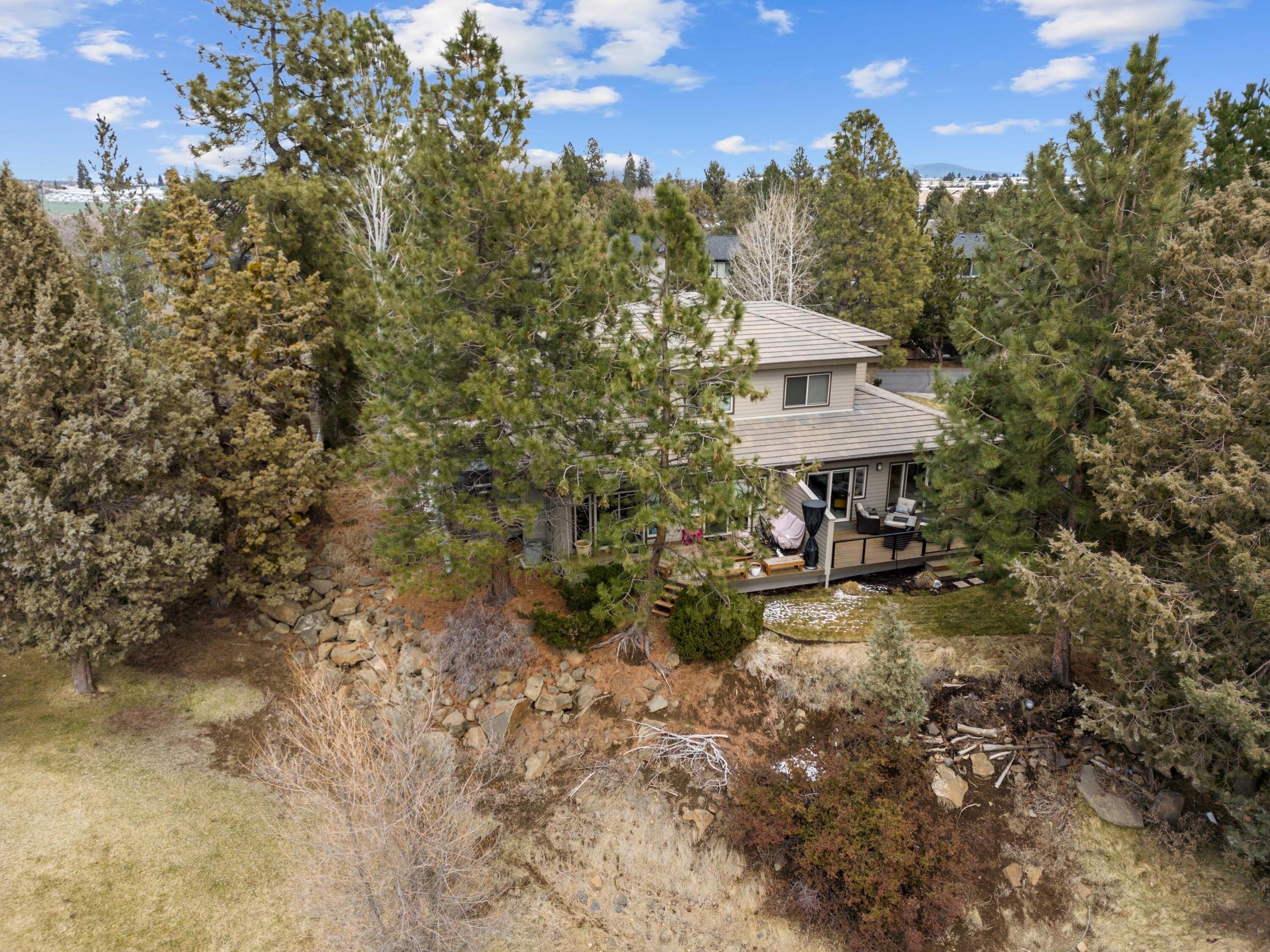 3047 NW Golf View Drive