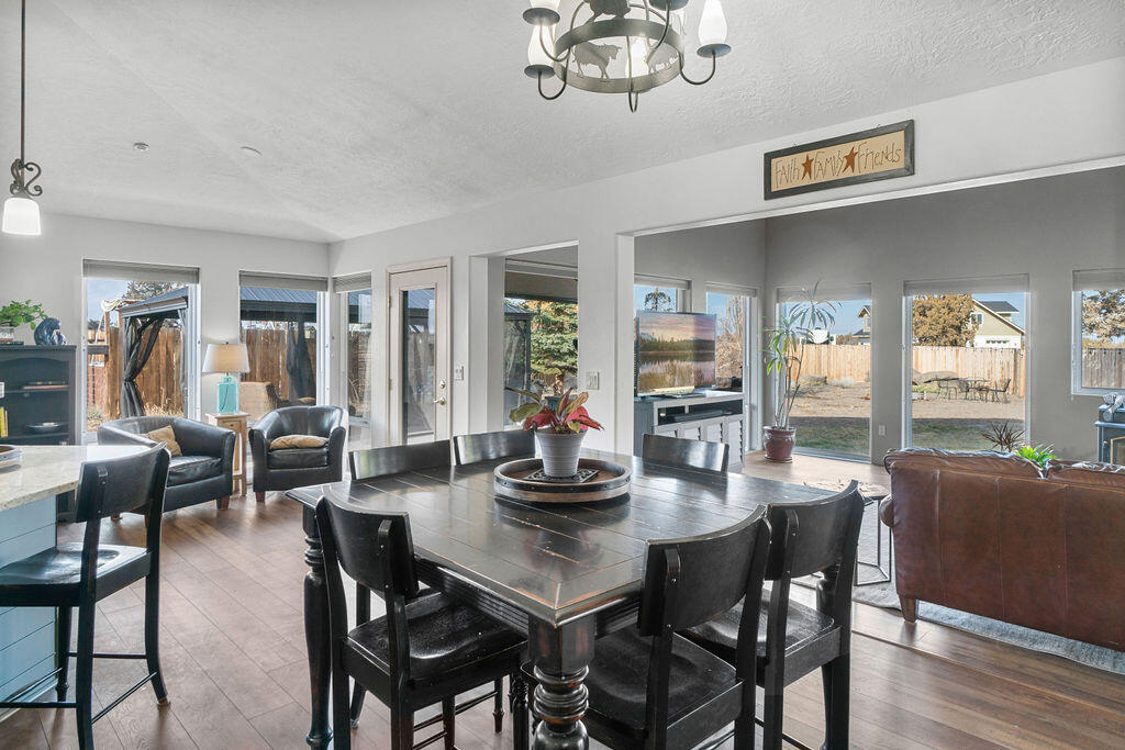 18030 SW Mount Adams Loop