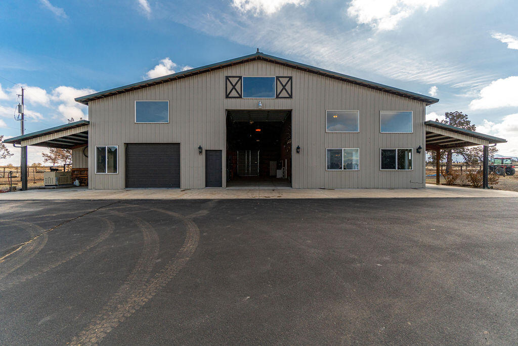 18030 SW Mount Adams Loop