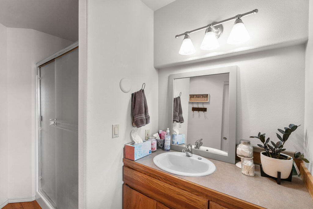 18030 SW Mount Adams Loop