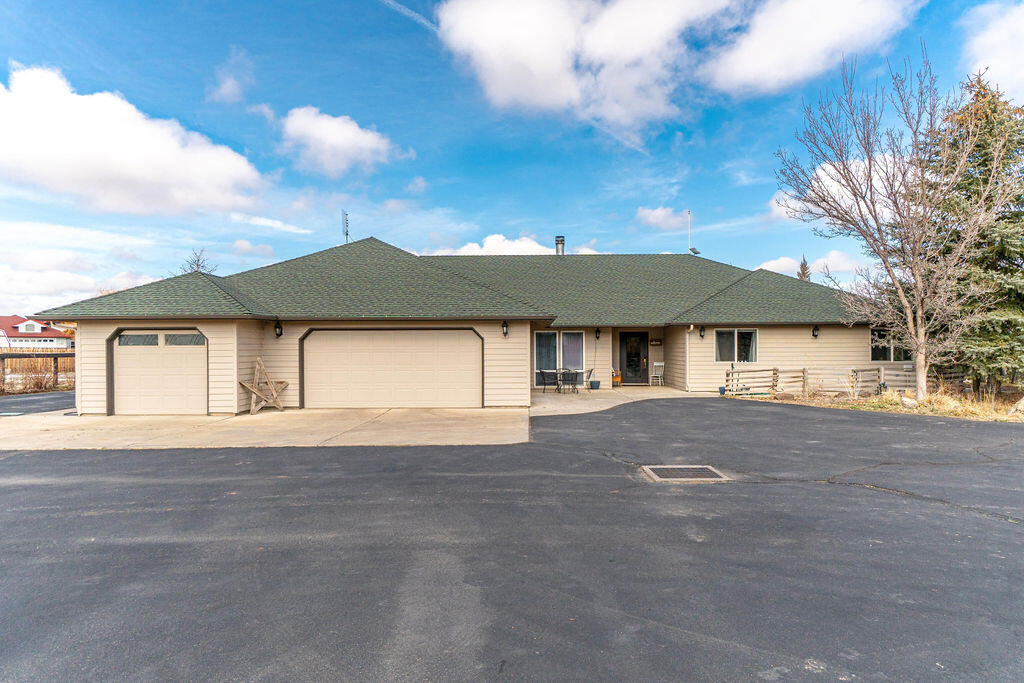 18030 SW Mount Adams Loop