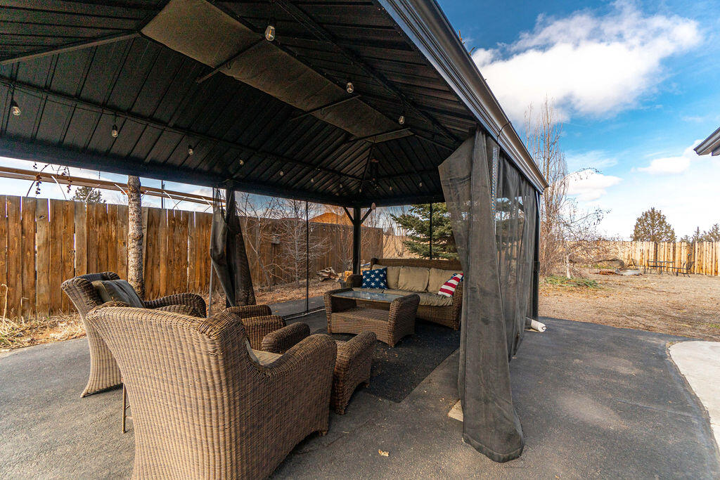 18030 SW Mount Adams Loop