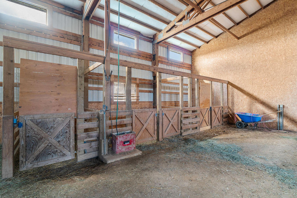 18030 SW Mount Adams Loop