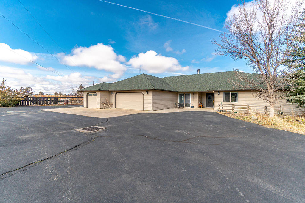 18030 SW Mount Adams Loop