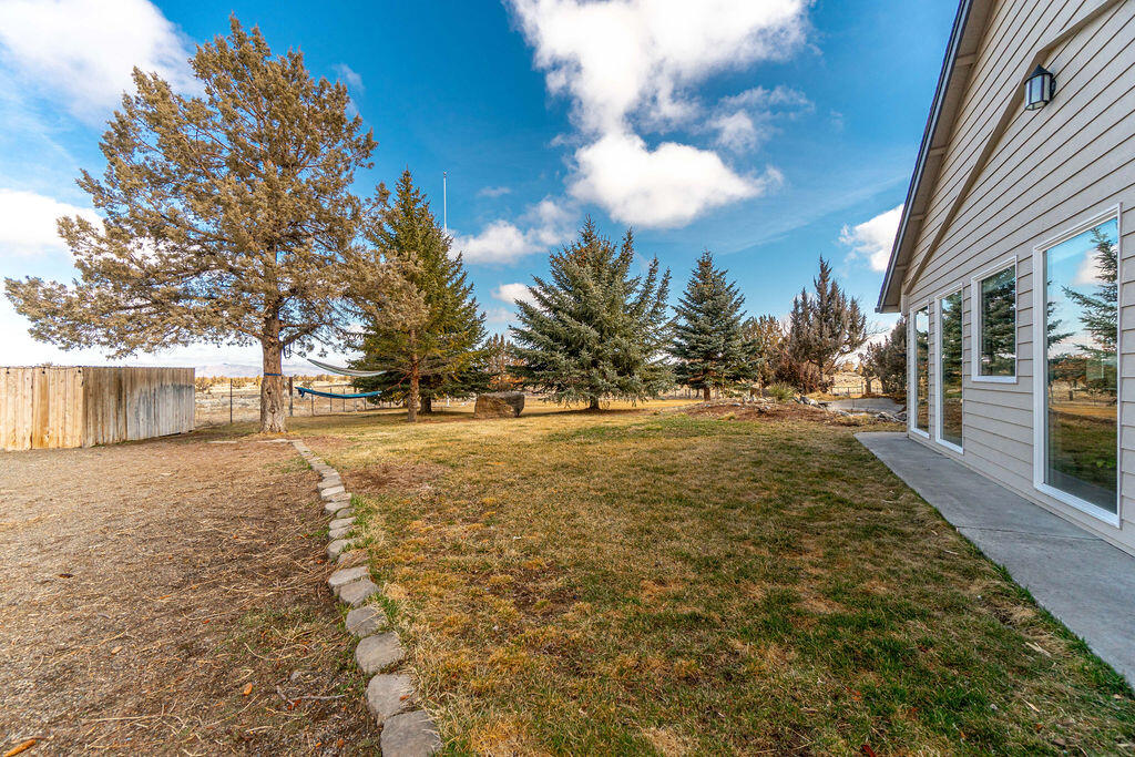 18030 SW Mount Adams Loop