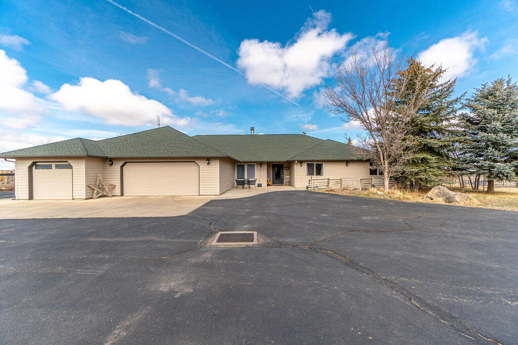 18030 SW Mount Adams Loop