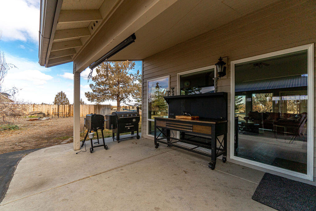 18030 SW Mount Adams Loop