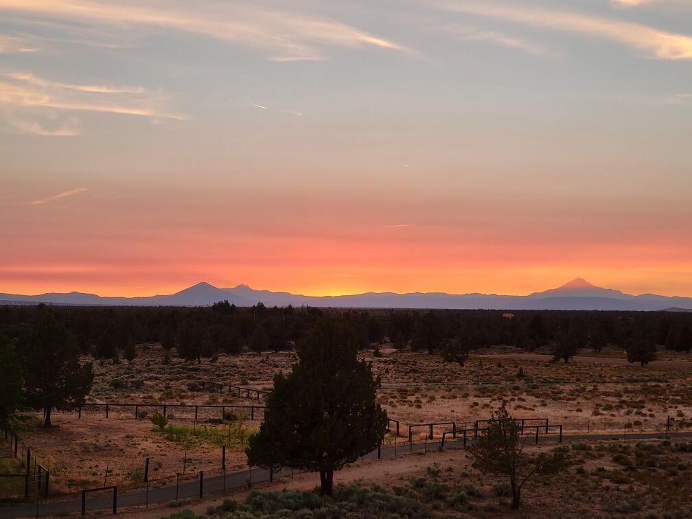 18030 SW Mount Adams Loop