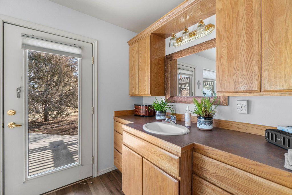 18030 SW Mount Adams Loop