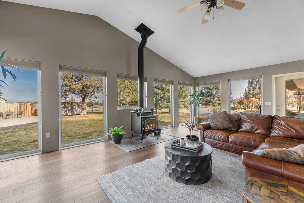 18030 SW Mount Adams Loop