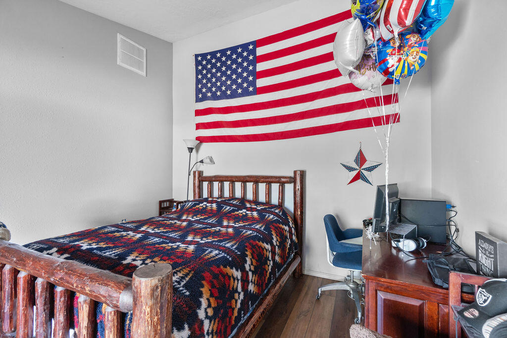 18030 SW Mount Adams Loop