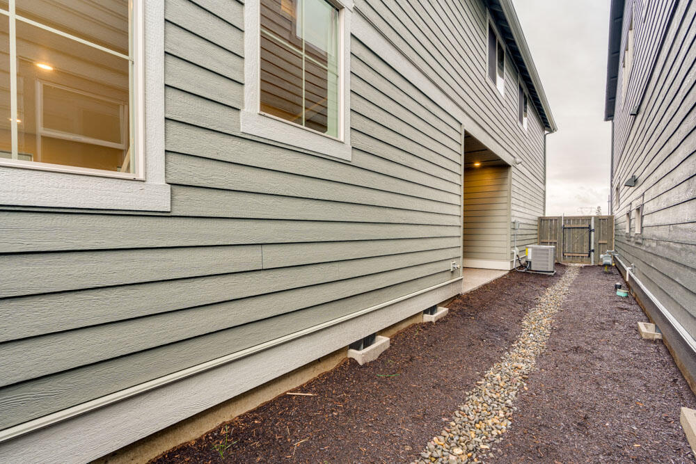 3783 NE Petrosa Avenue