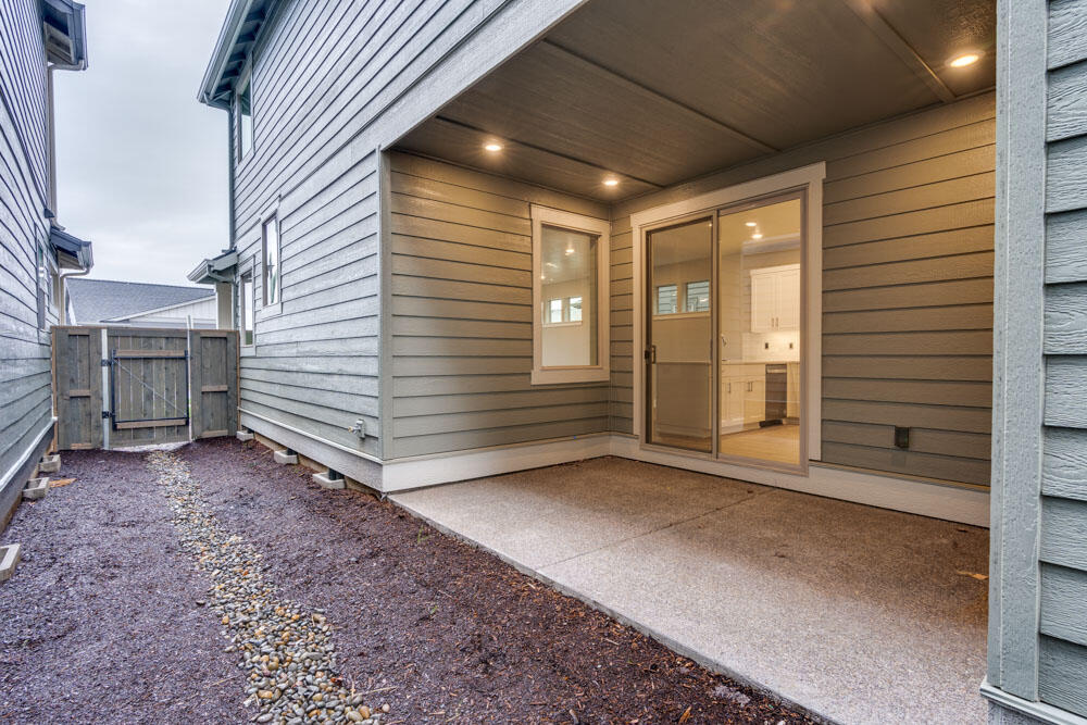 3783 NE Petrosa Avenue