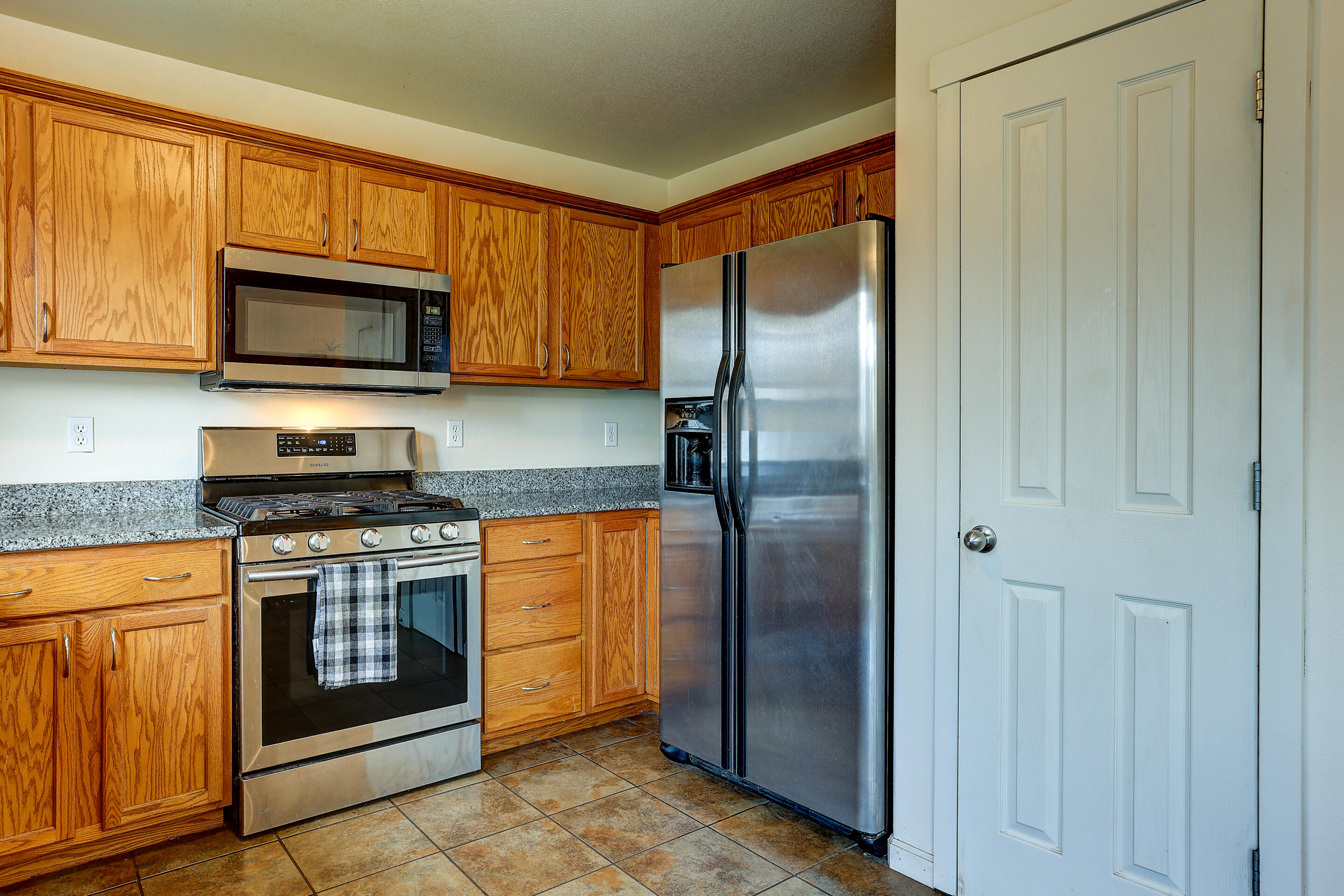 2875 SW Deschutes Drive