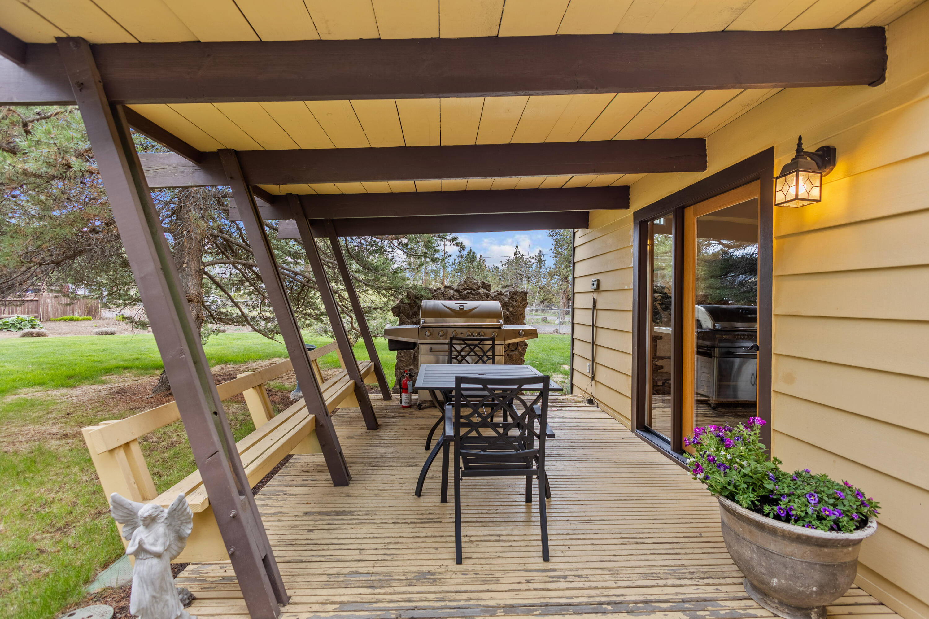 64540 Riverview Avenue